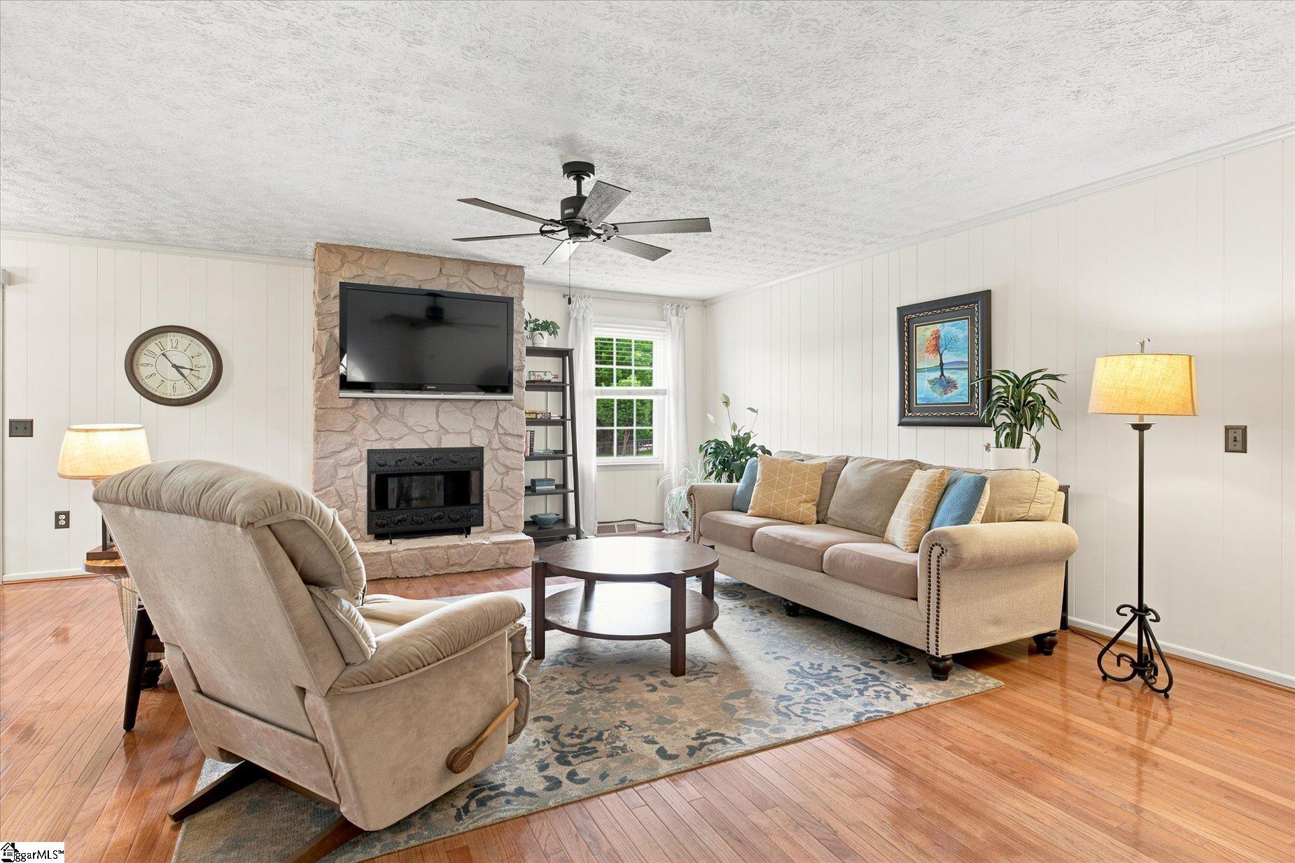 208 Pineview Drive Property Photo 12