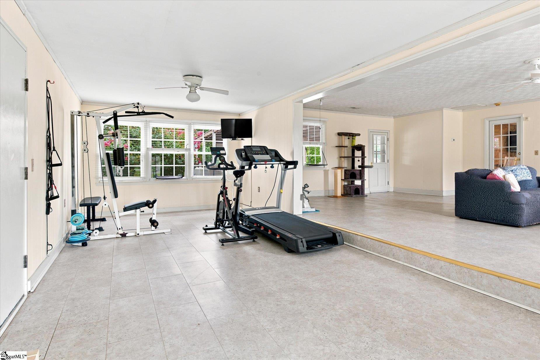 208 Pineview Drive Property Photo 39