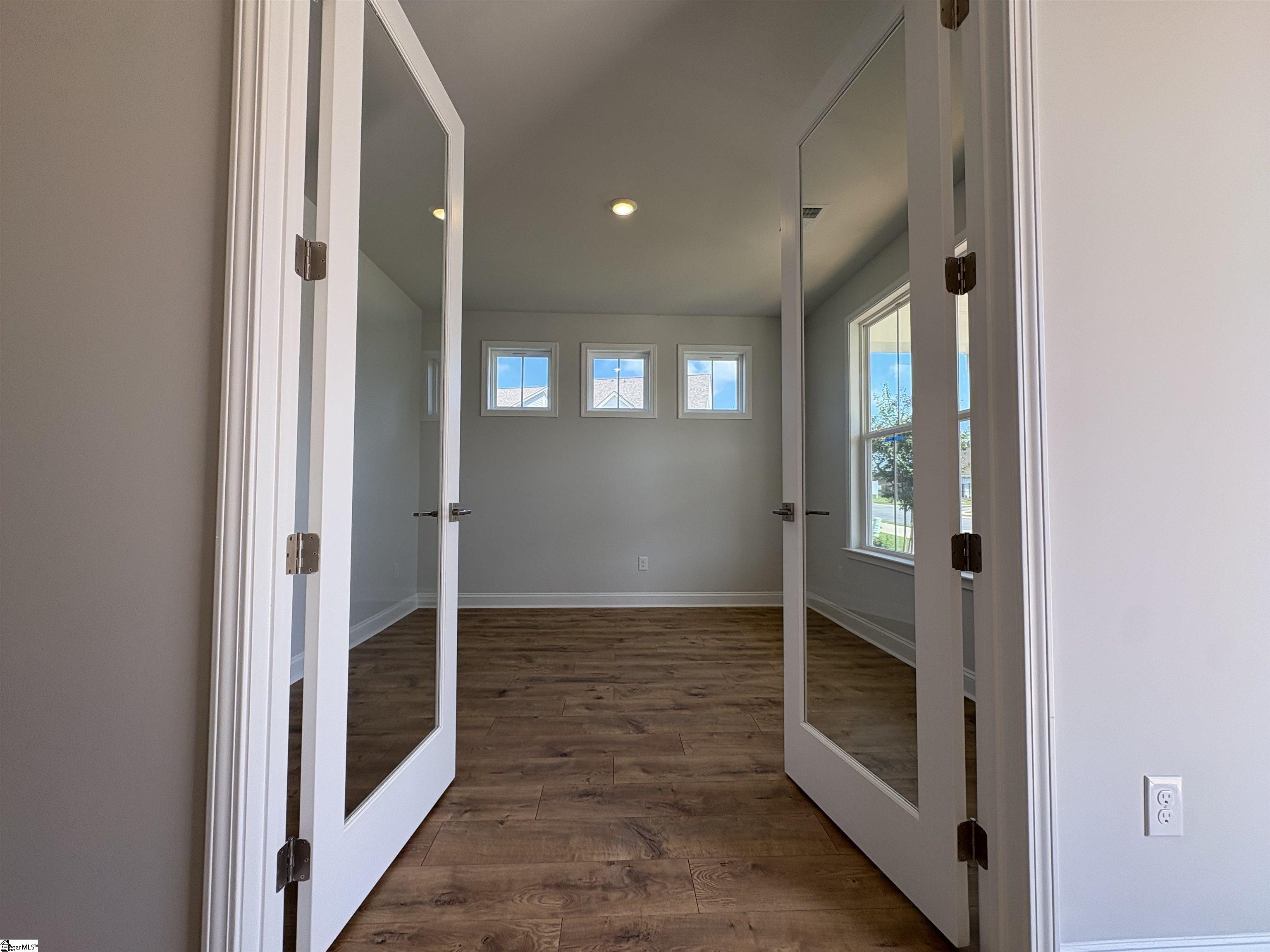 200 Encampment Boulevard Property Photo 5