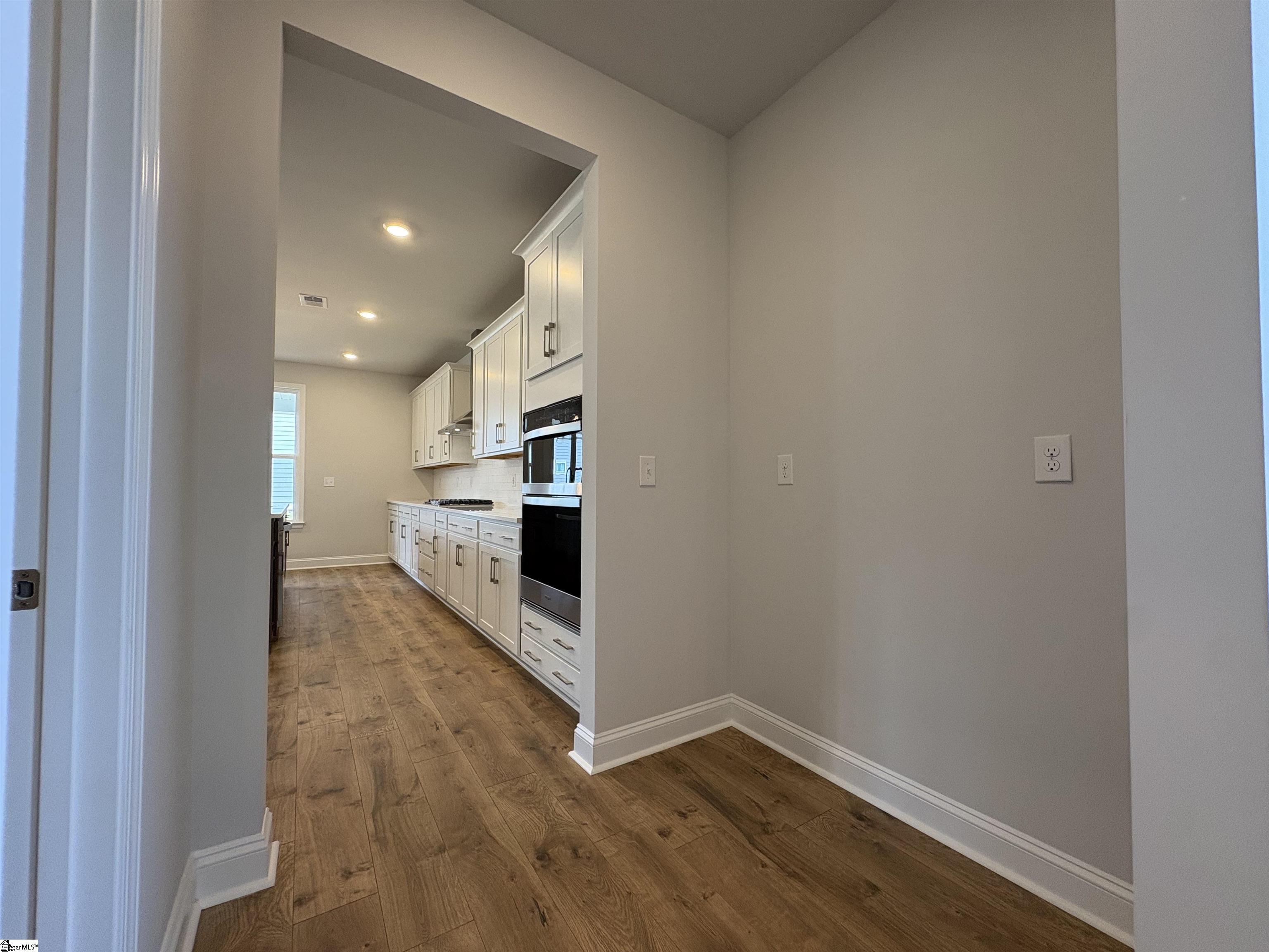 200 Encampment Boulevard Property Photo 11