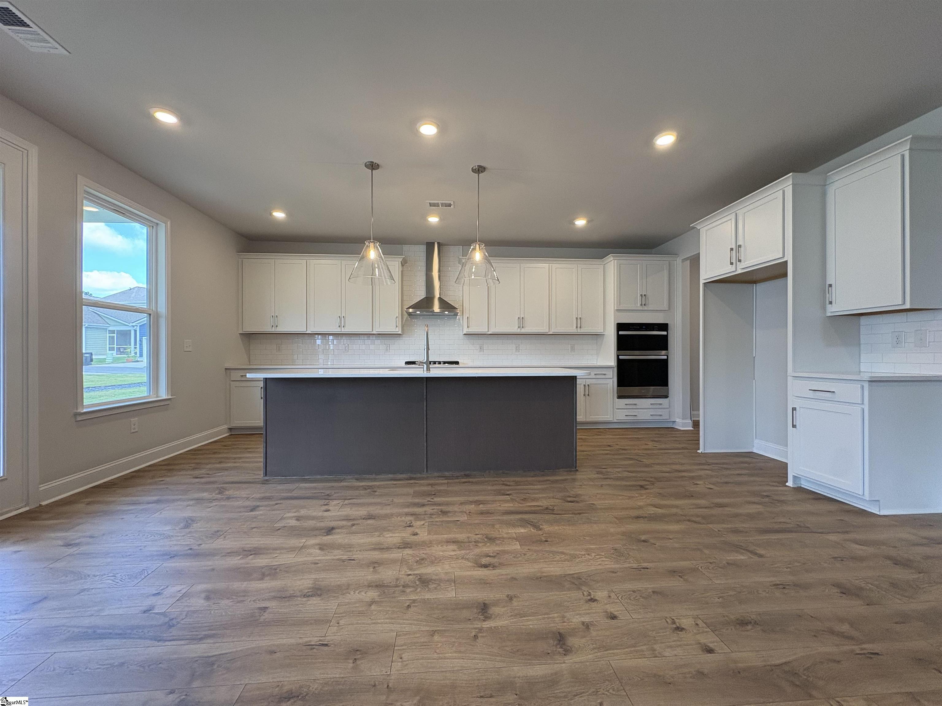 200 Encampment Boulevard Property Photo 17