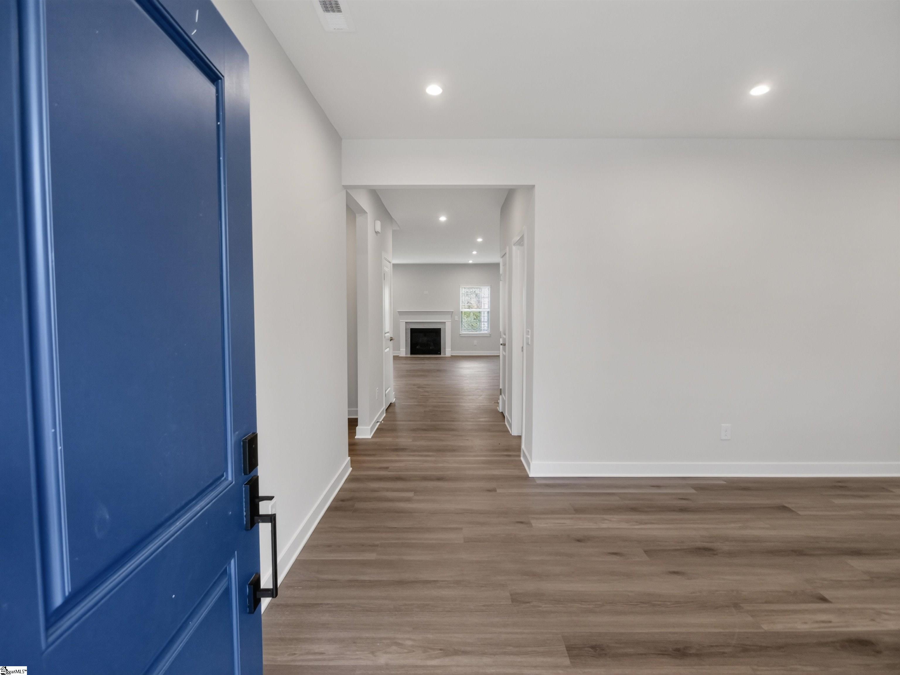 1597547 Property Photo 3
