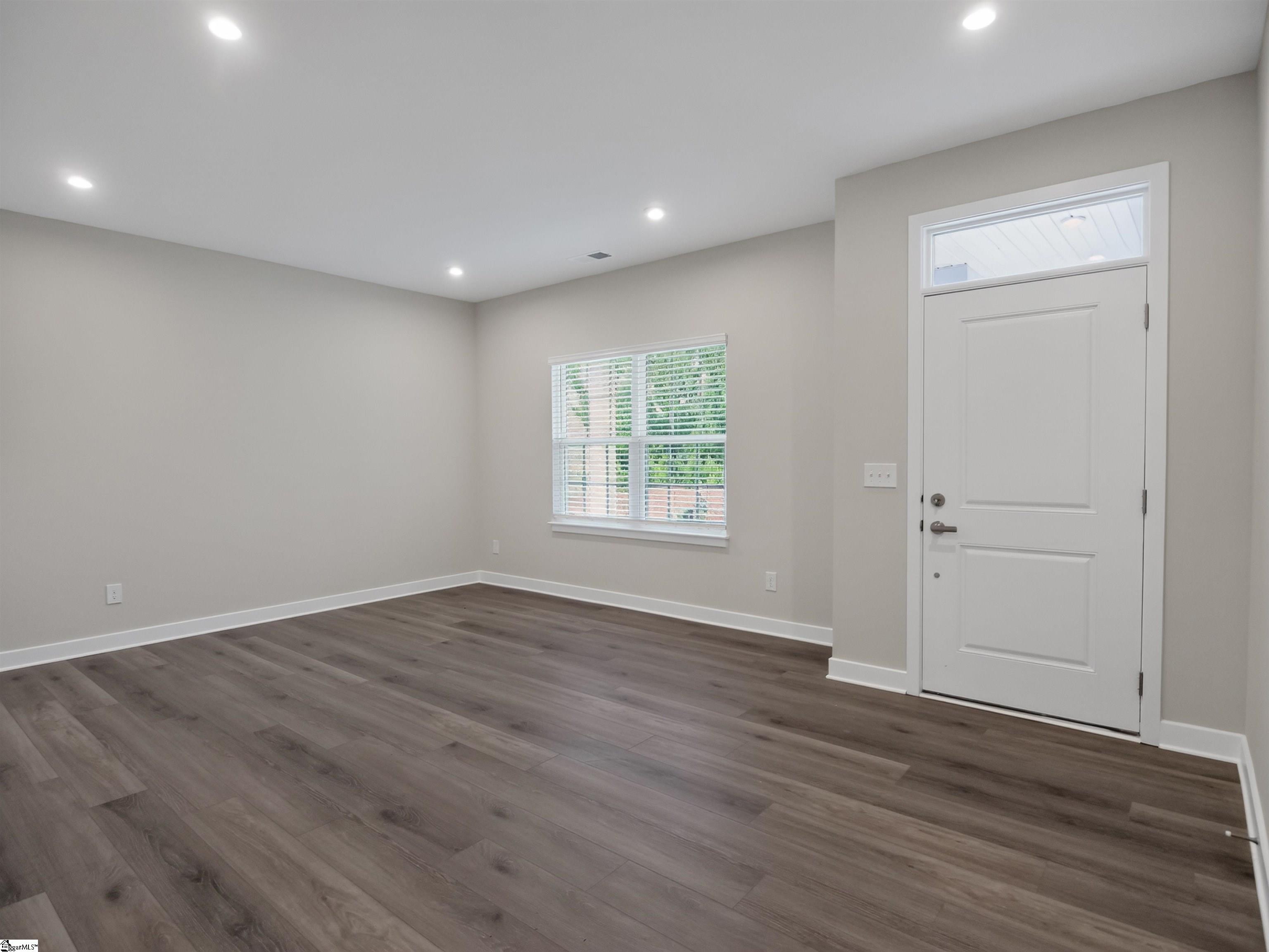 1597547 Property Photo 5