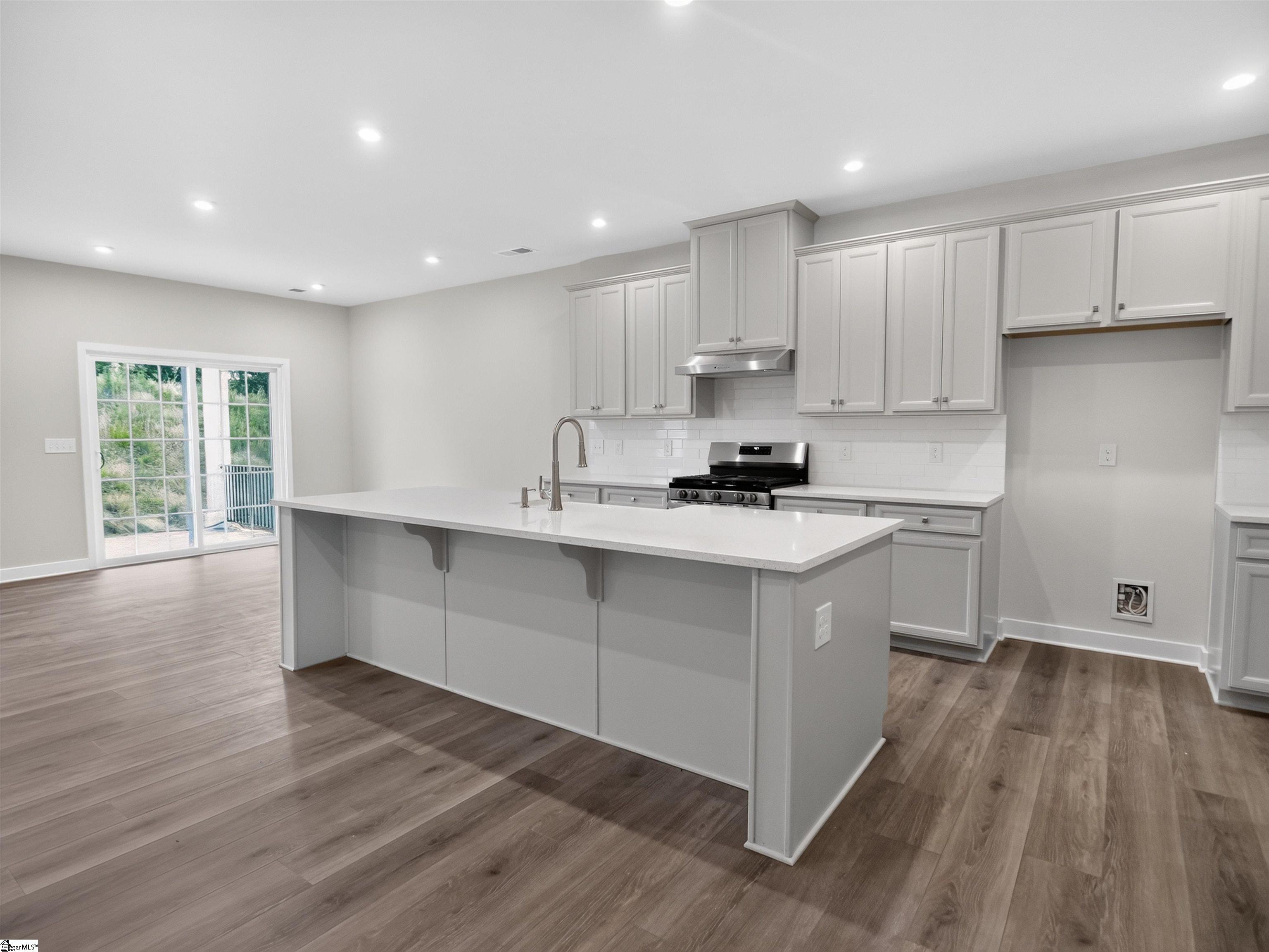1597547 Property Photo 12