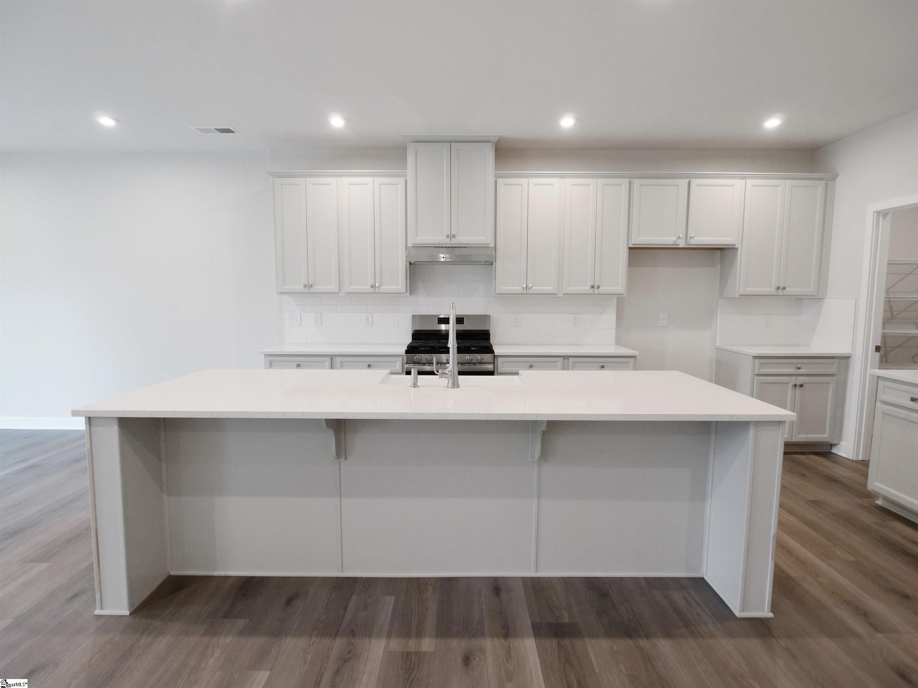 1597547 Property Photo 13