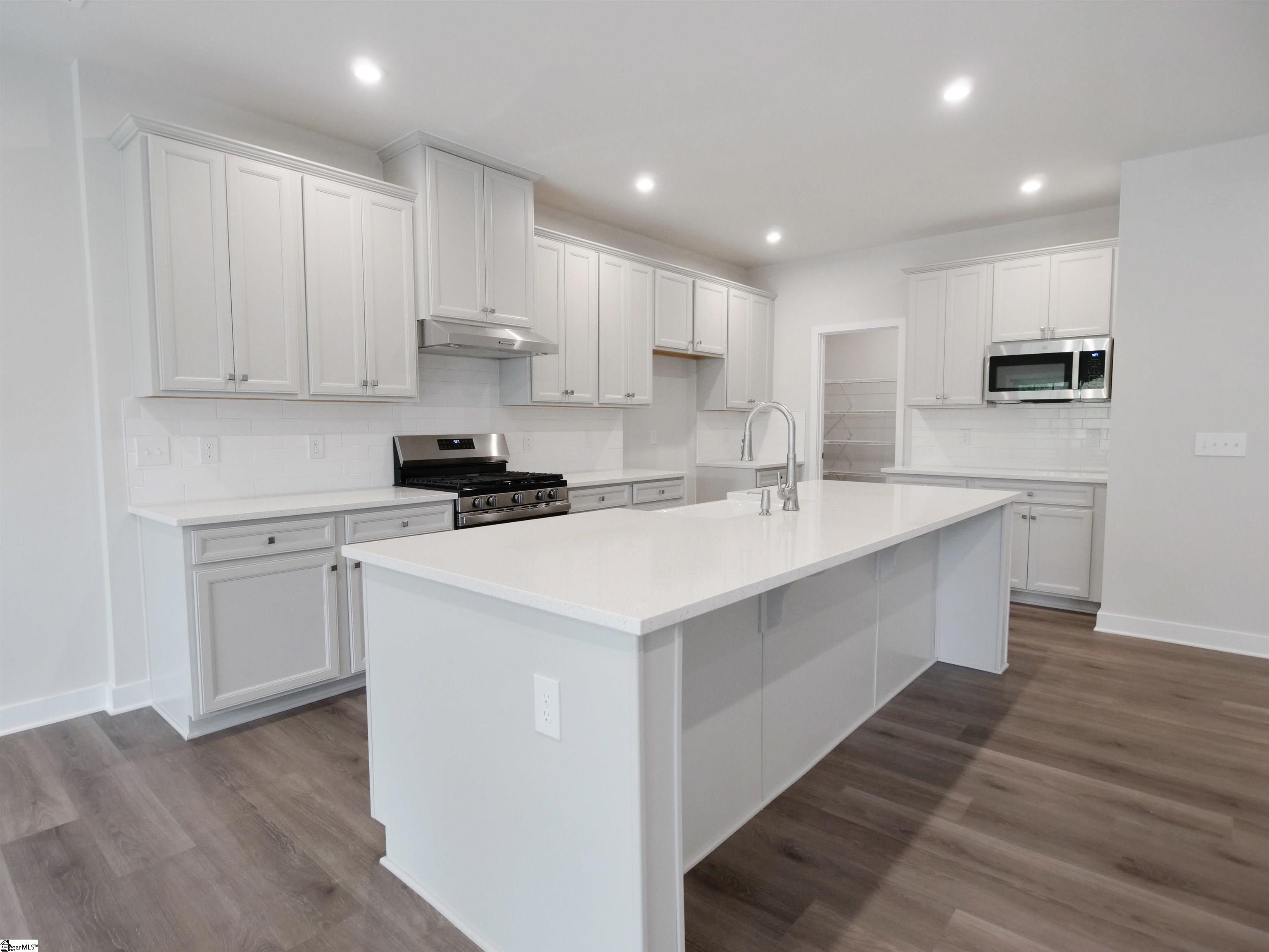 1597547 Property Photo 14