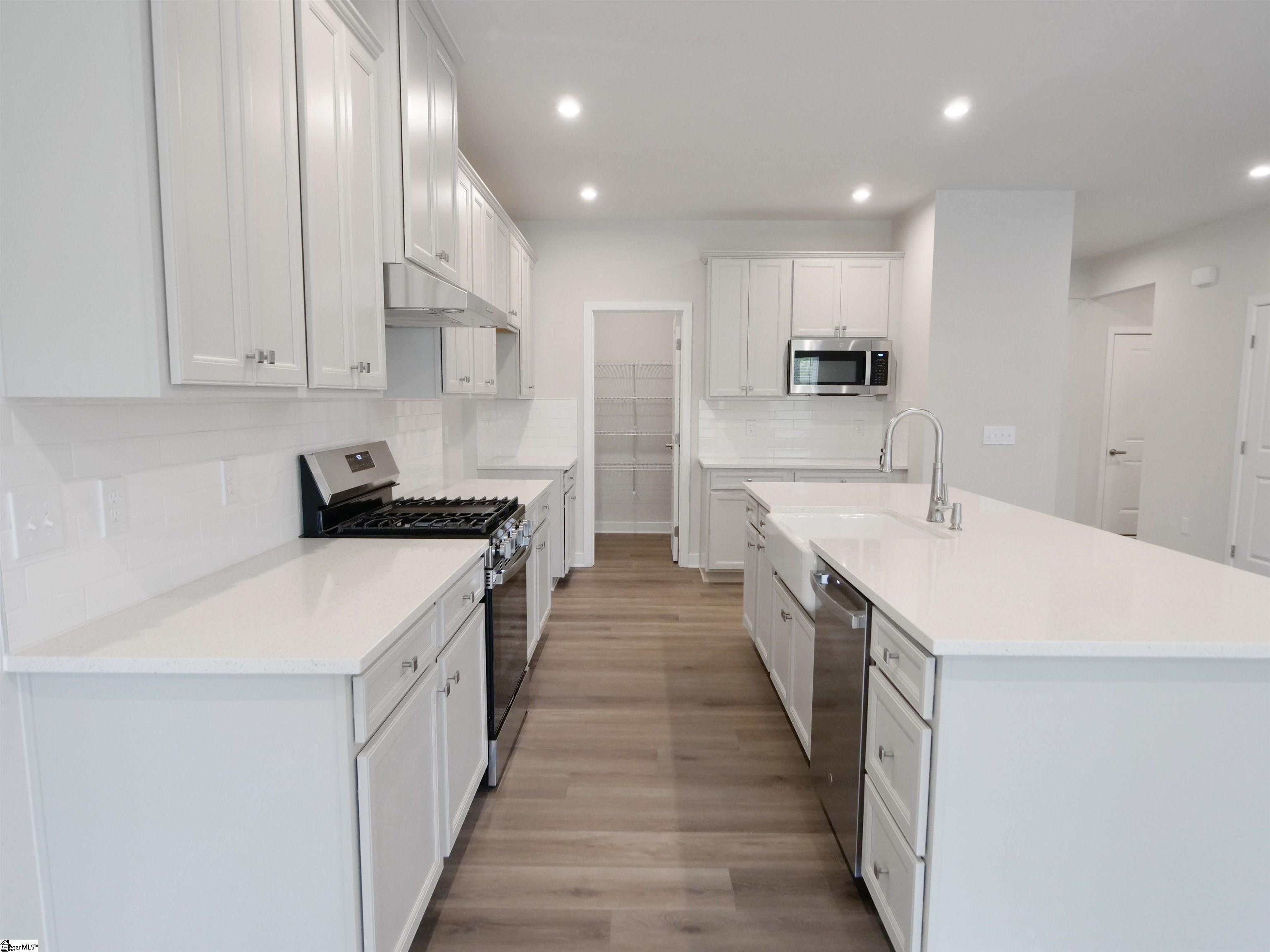 1597547 Property Photo 15