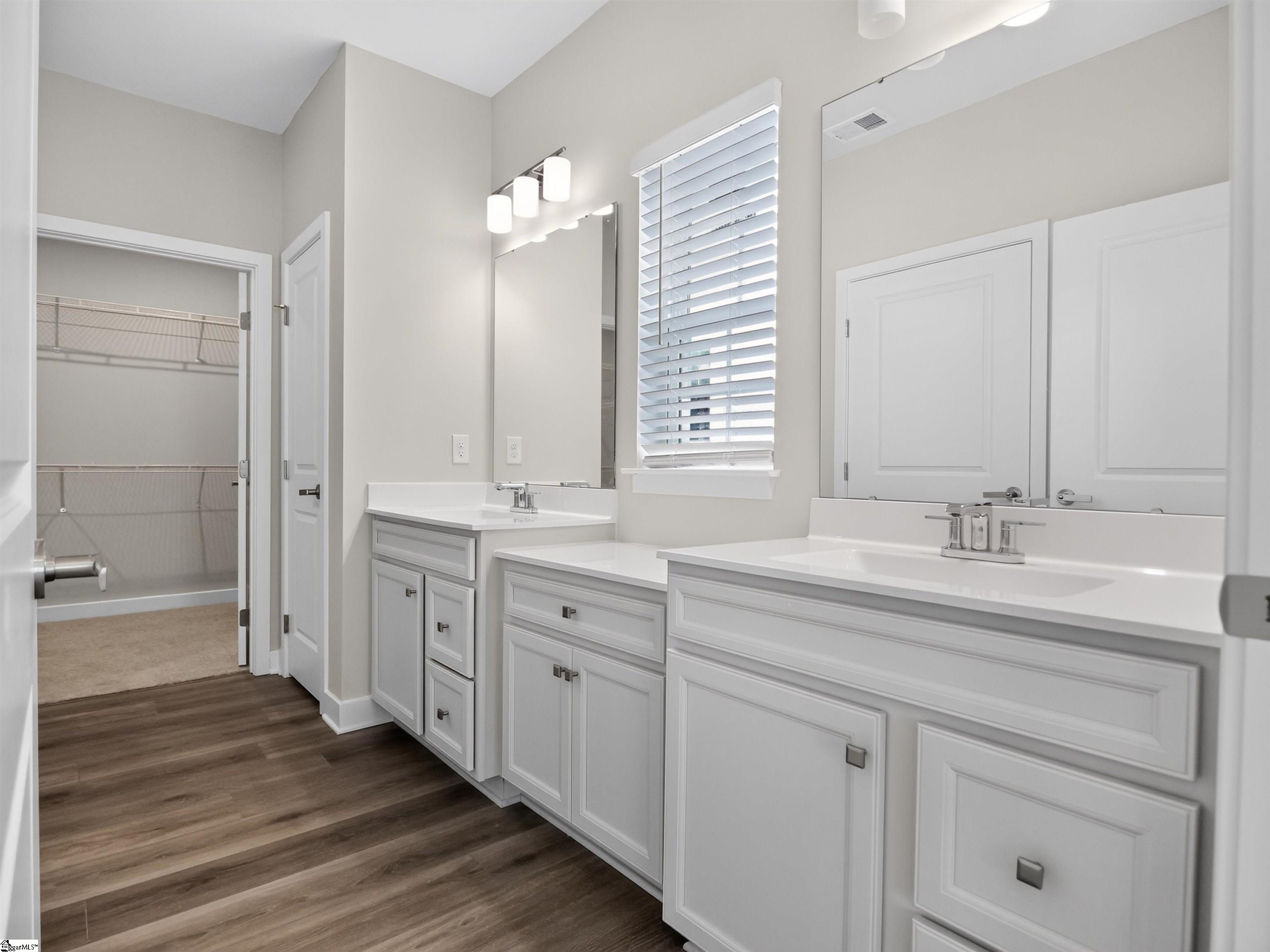 1597547 Property Photo 25