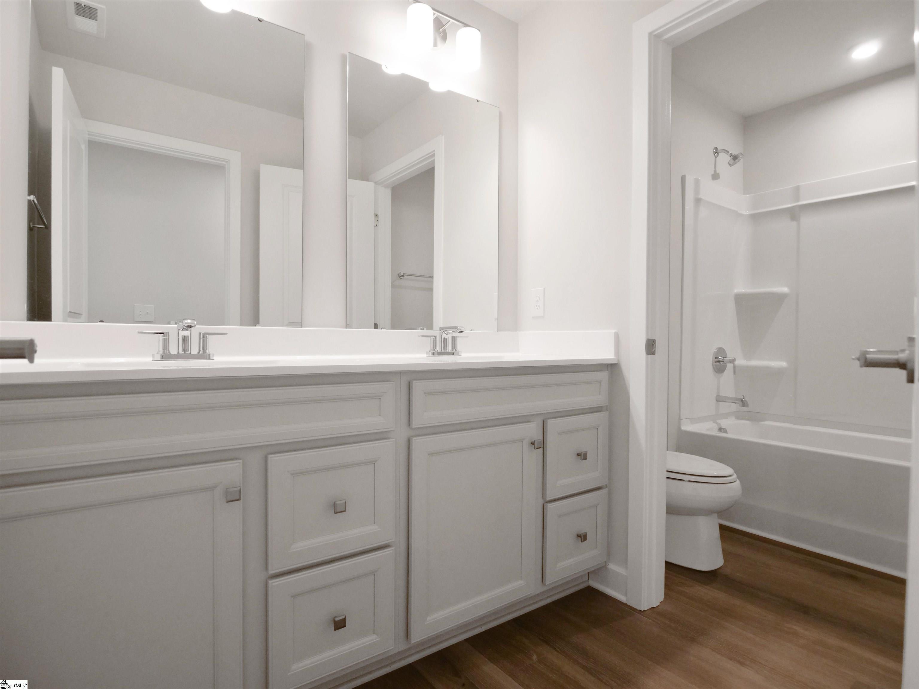 1597547 Property Photo 43