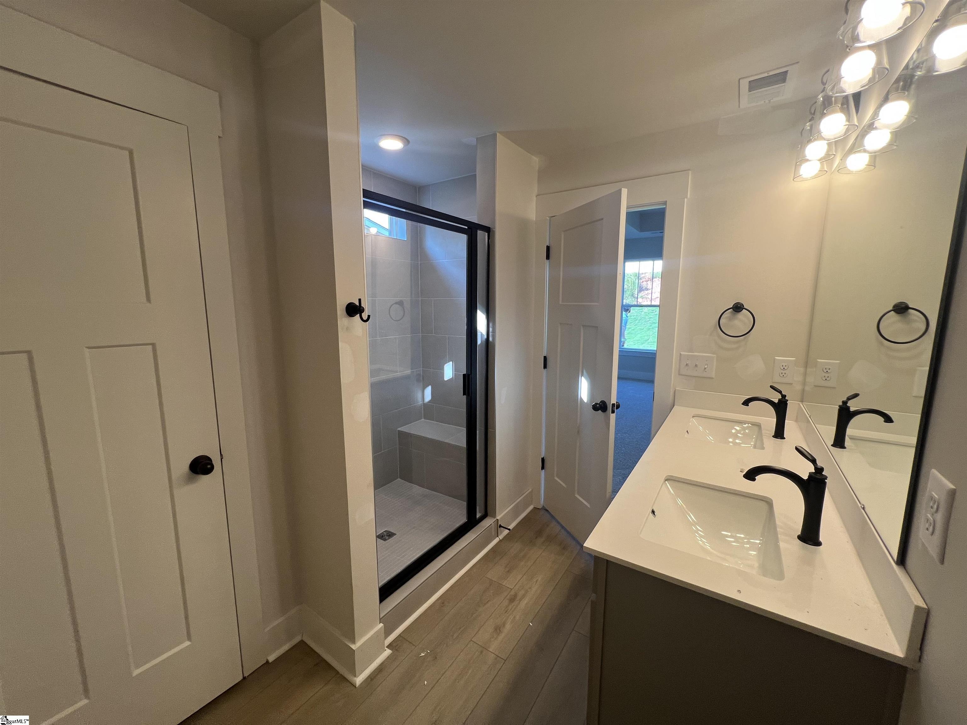 18 Long Branch Court Property Photo 7