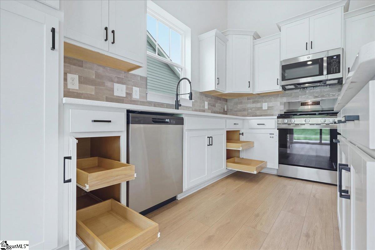 18 Long Branch Court Property Photo 7