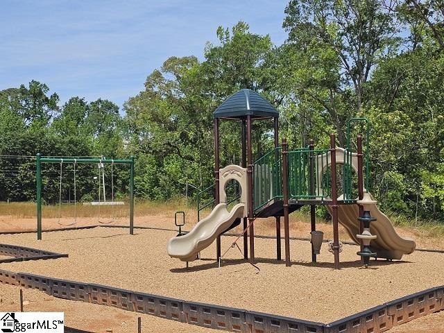 221 Golden Oaks Lane Property Photo 7