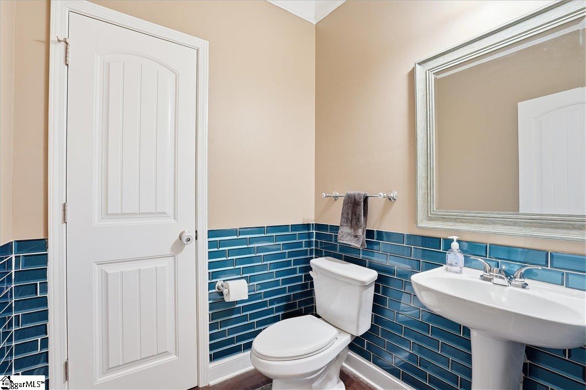405 Shafer Court Property Photo 7