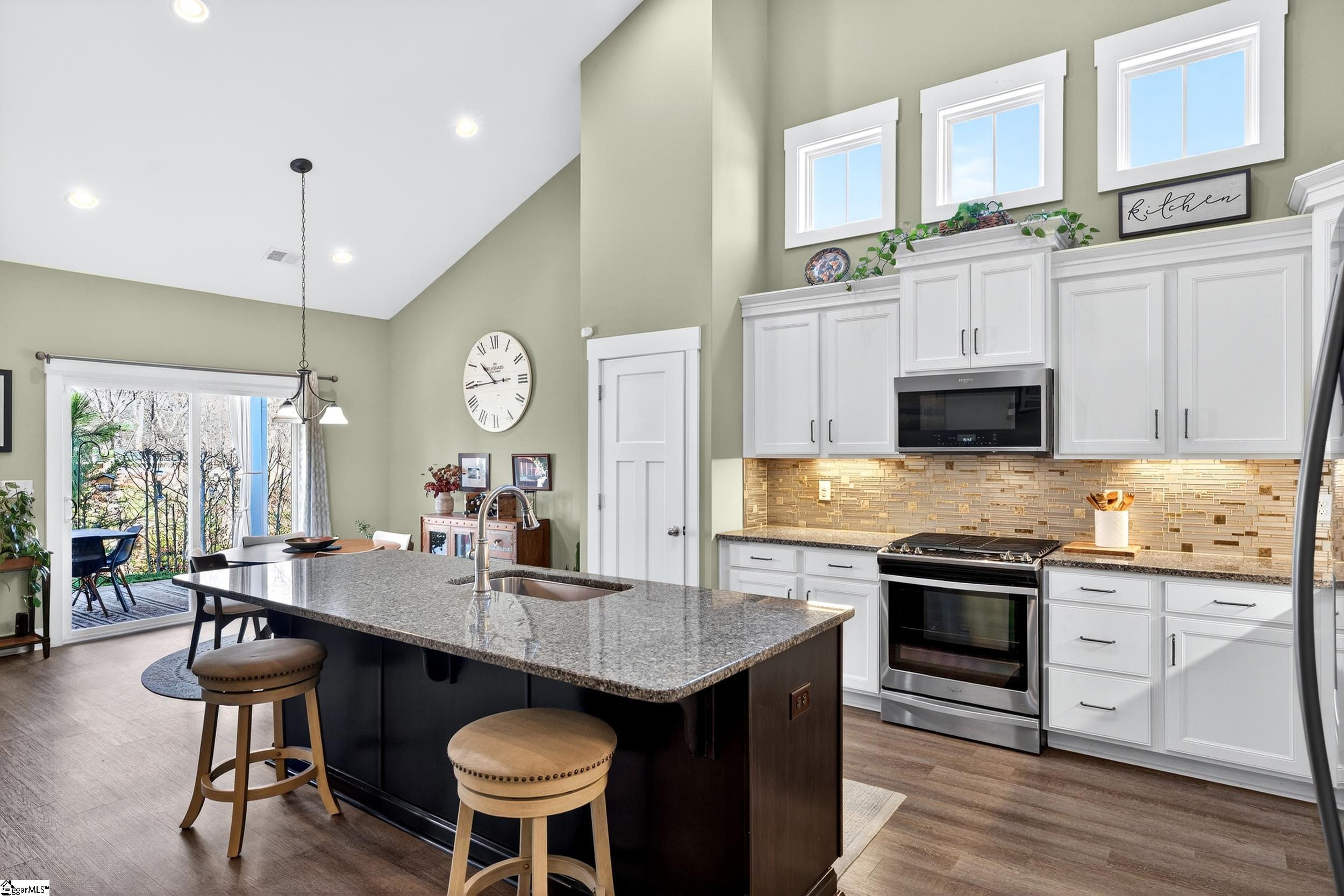 402 Vestry Place Property Photo 13