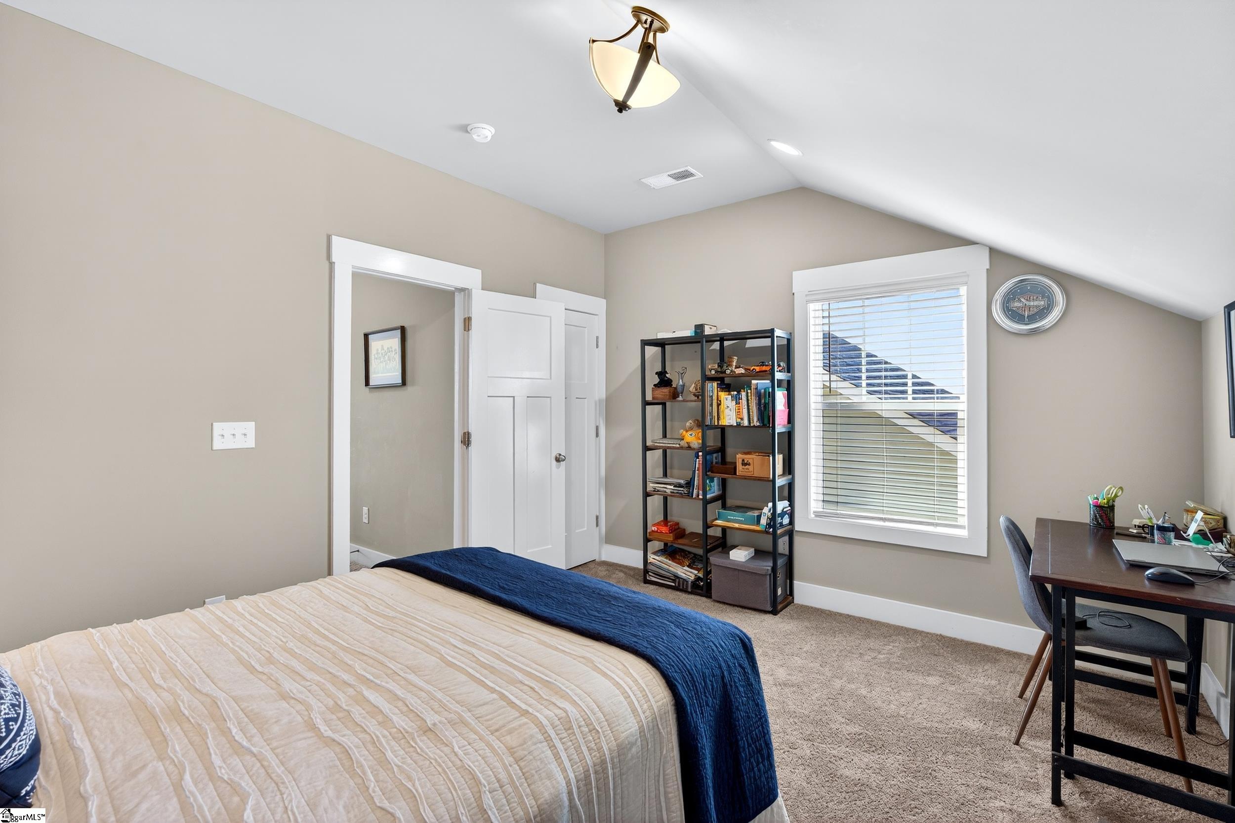 402 Vestry Place Property Photo 33