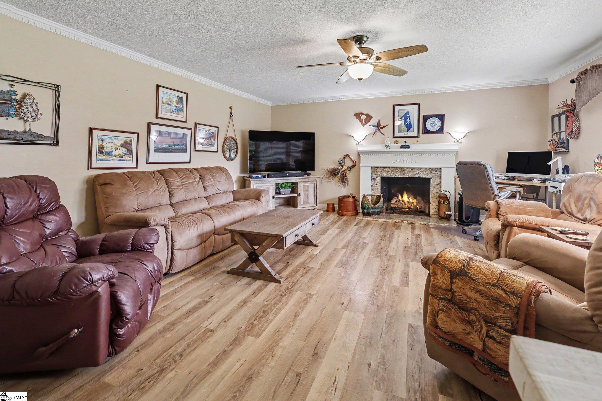 1095 Alexander Road Property Photo 6