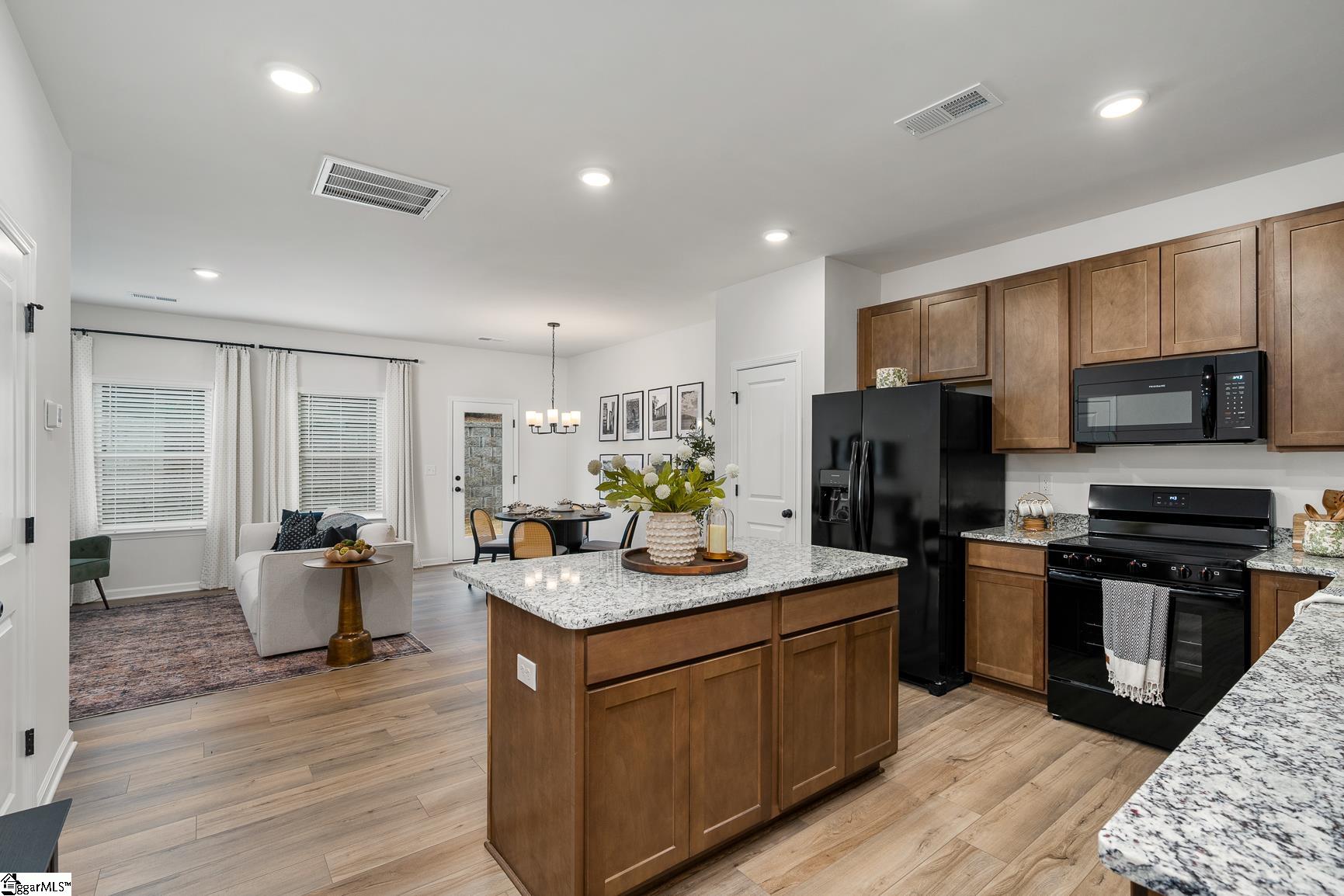 9 Lone Cypress Street Property Photo 2