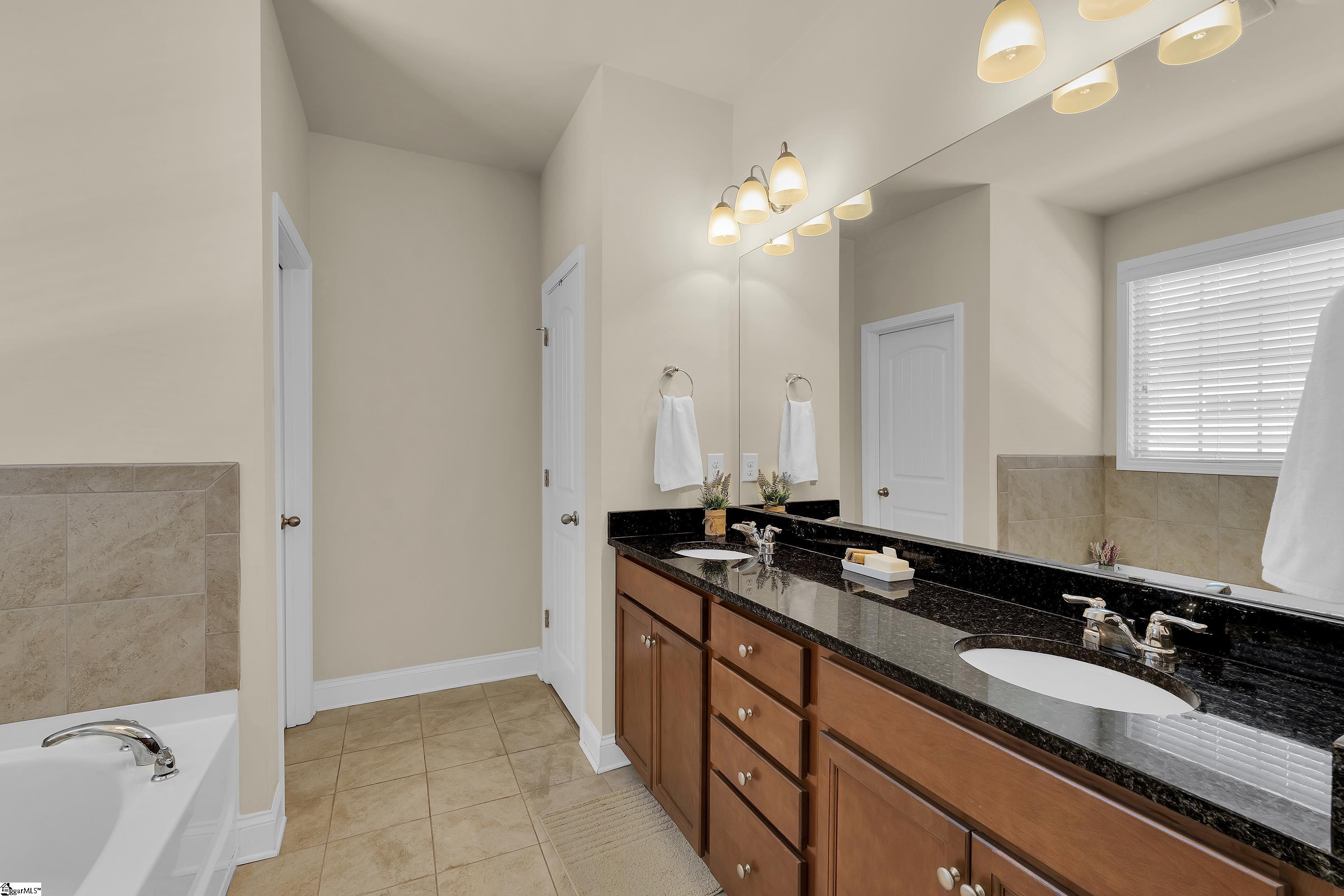 207 Santa Ana Way Property Photo 15
