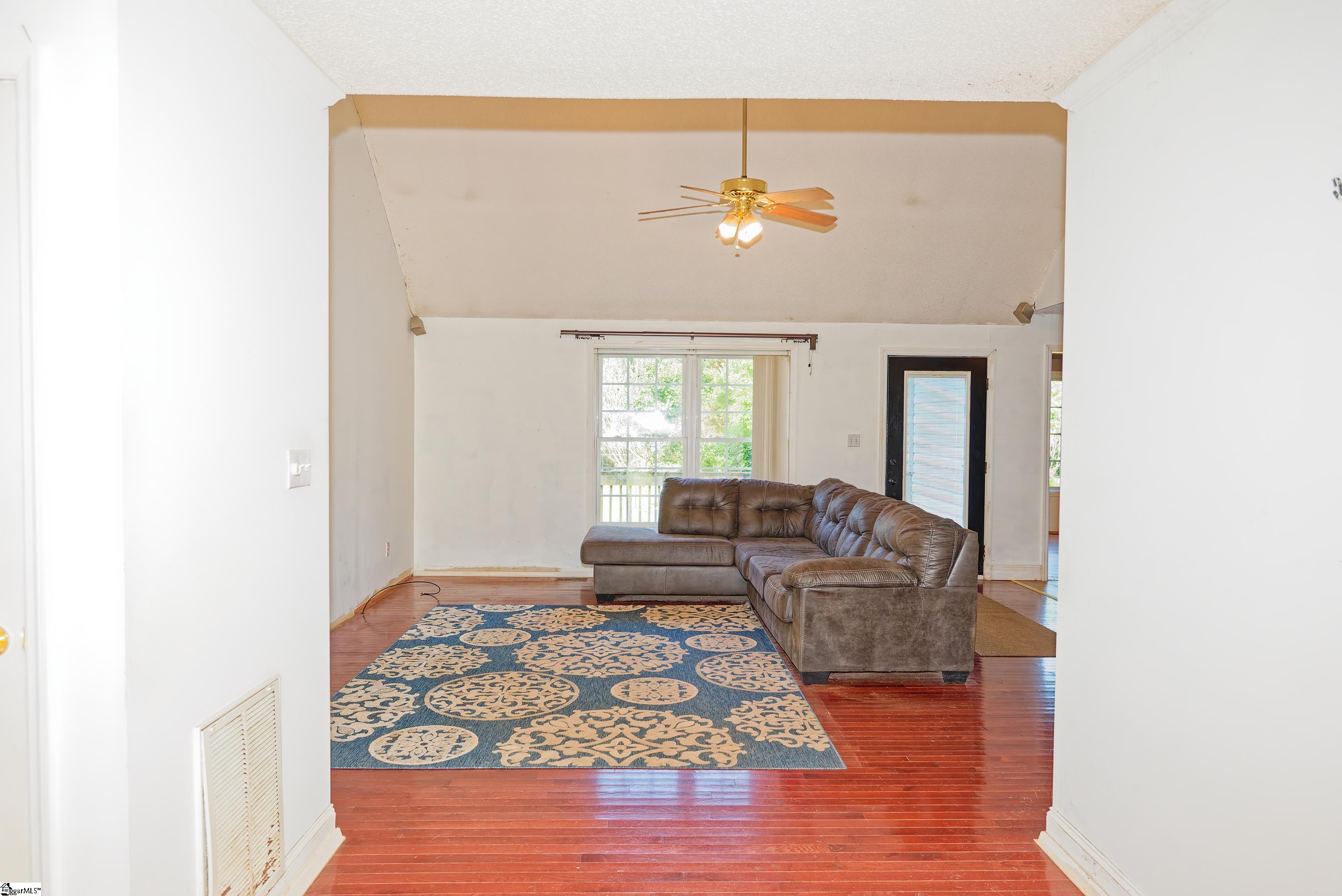 3652 New Cut Road Property Photo 5
