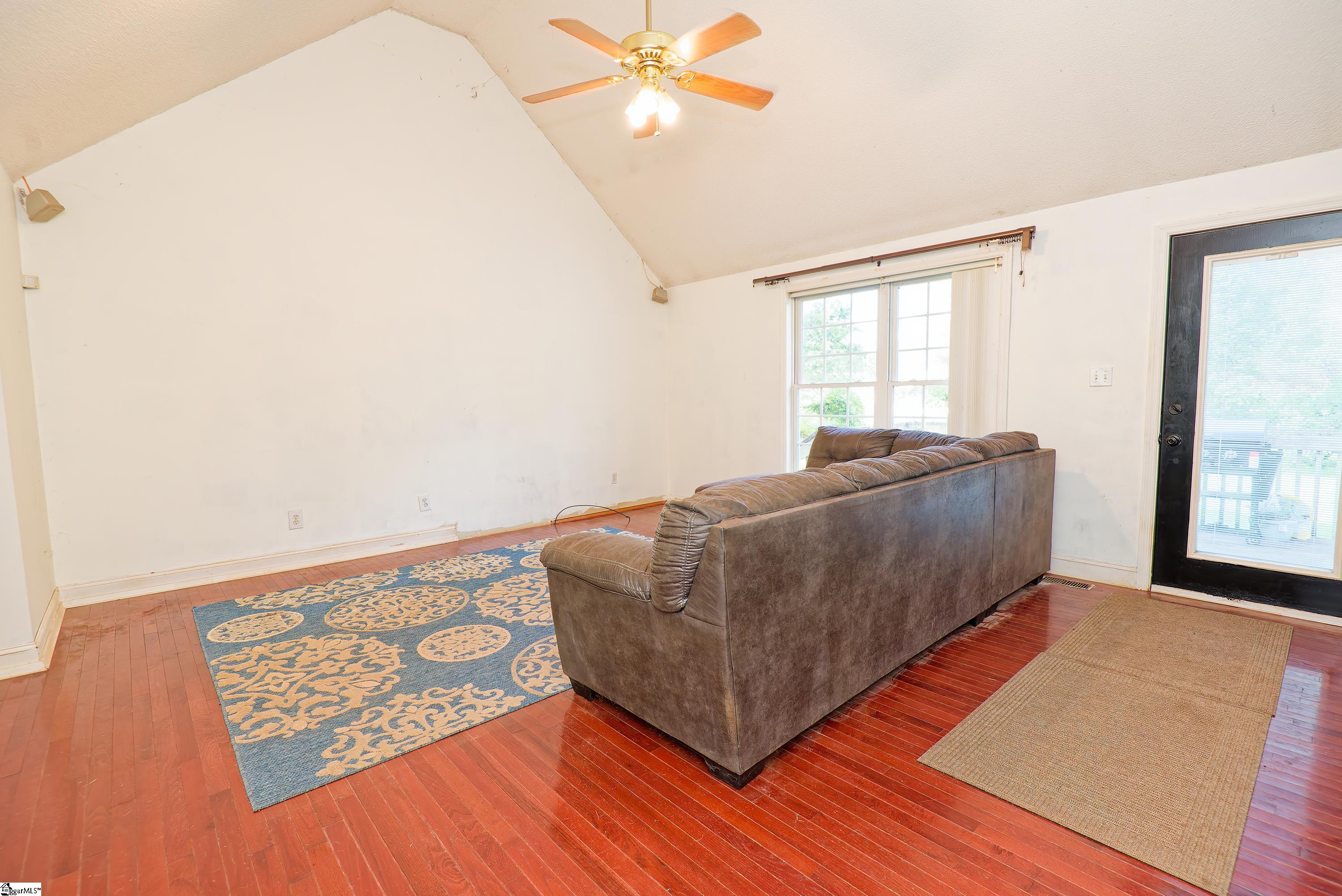 3652 New Cut Road Property Photo 9