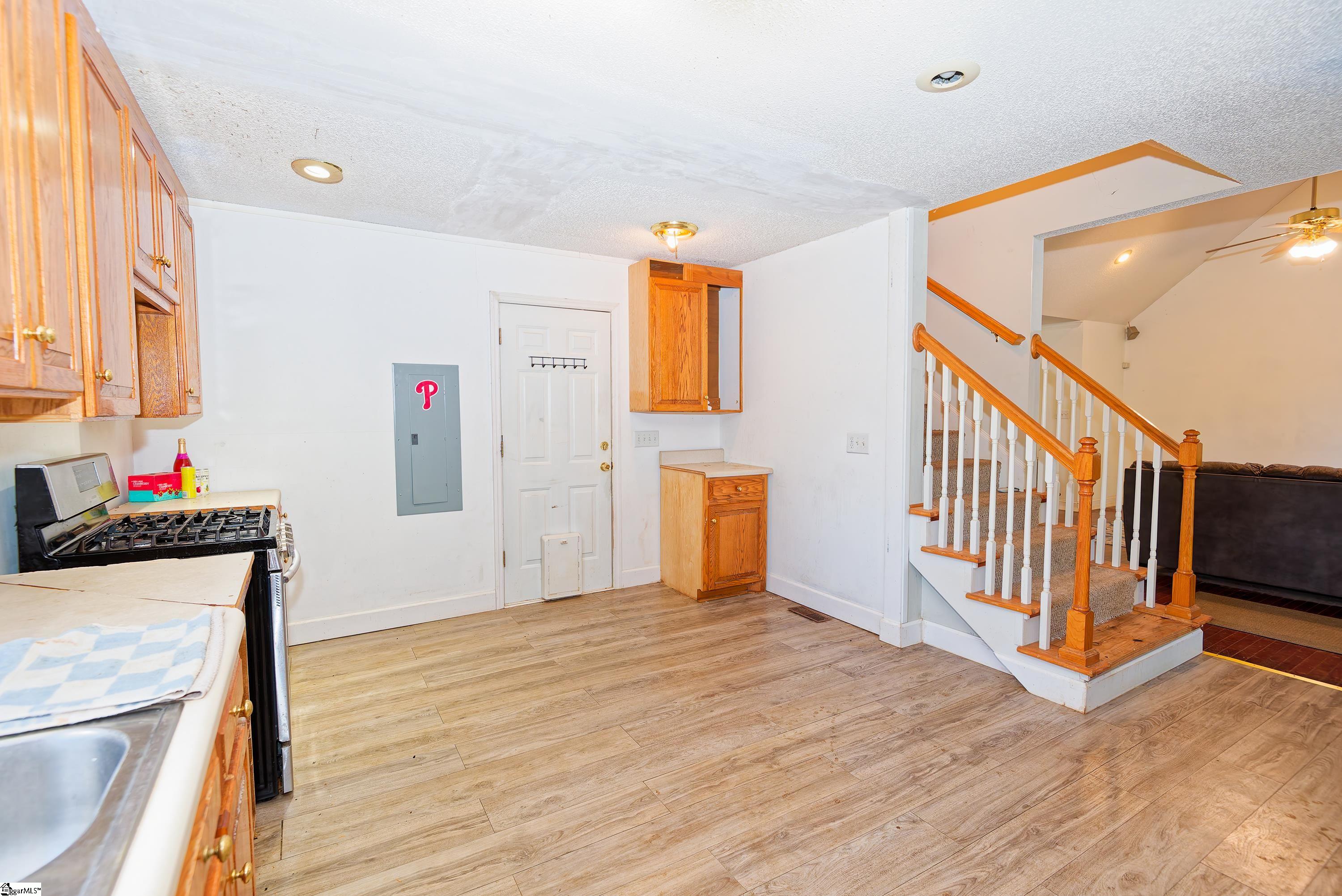 3652 New Cut Road Property Photo 12