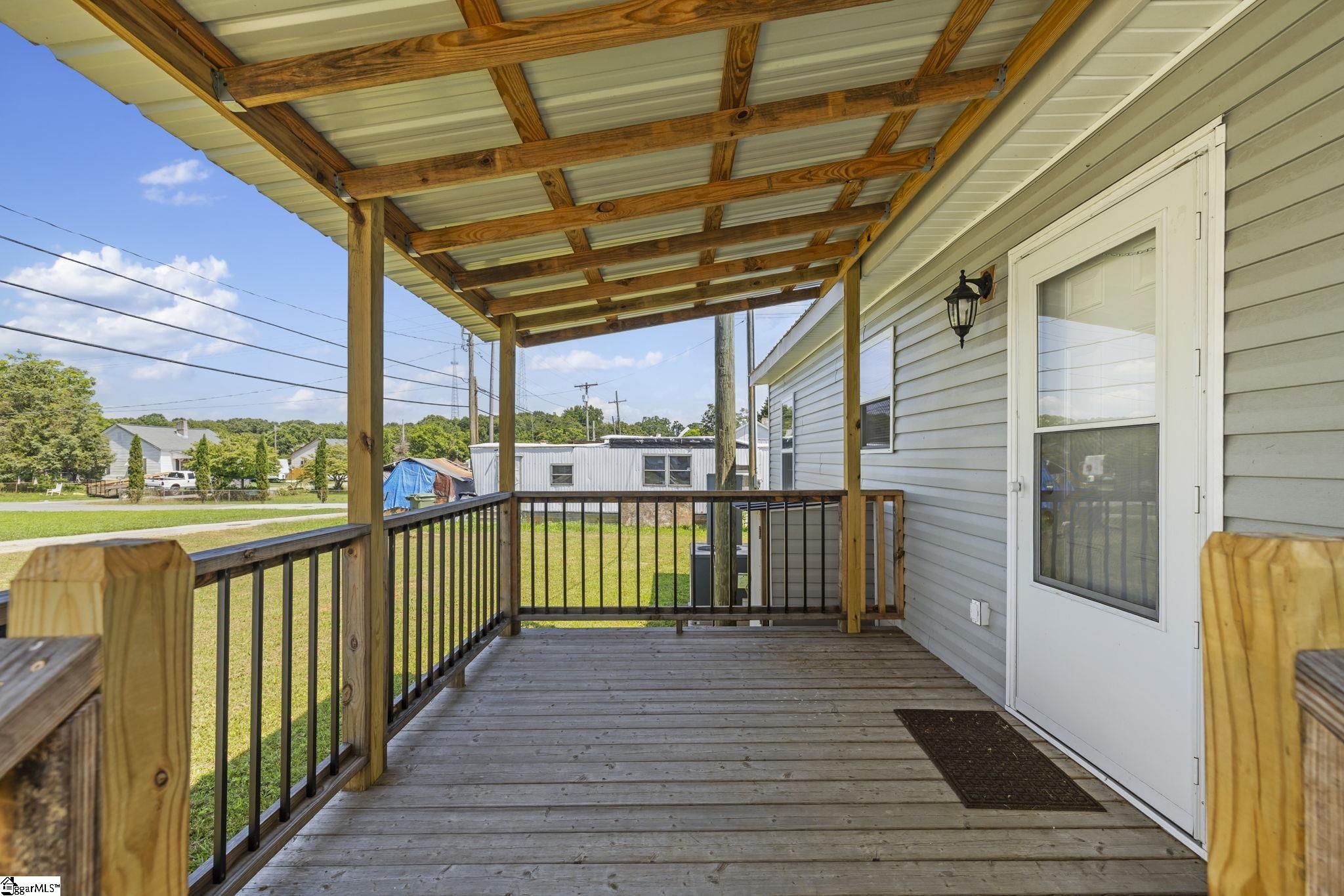 417 Monarch Highway Property Photo 5
