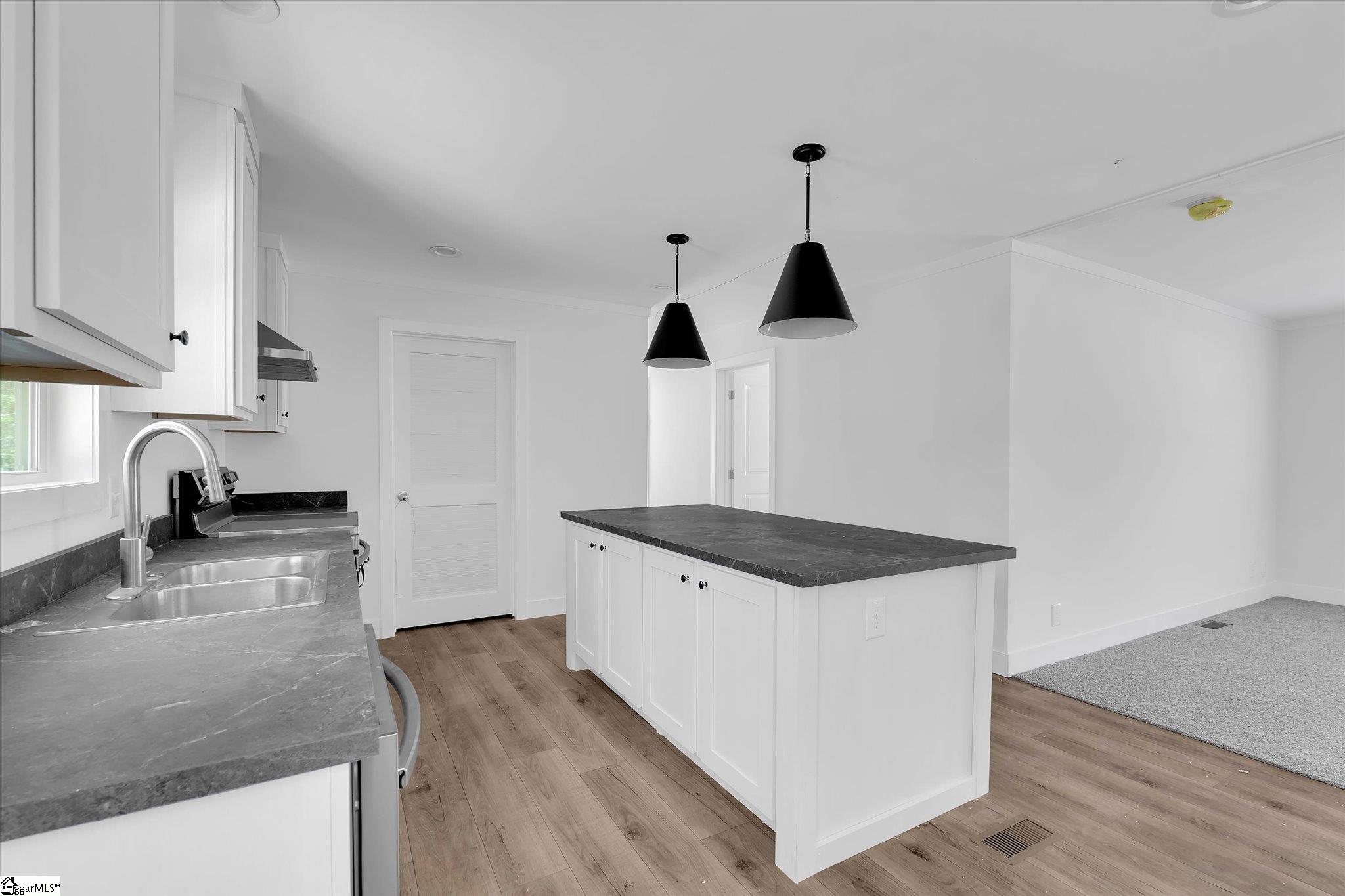 328 Francis Street Property Photo 12