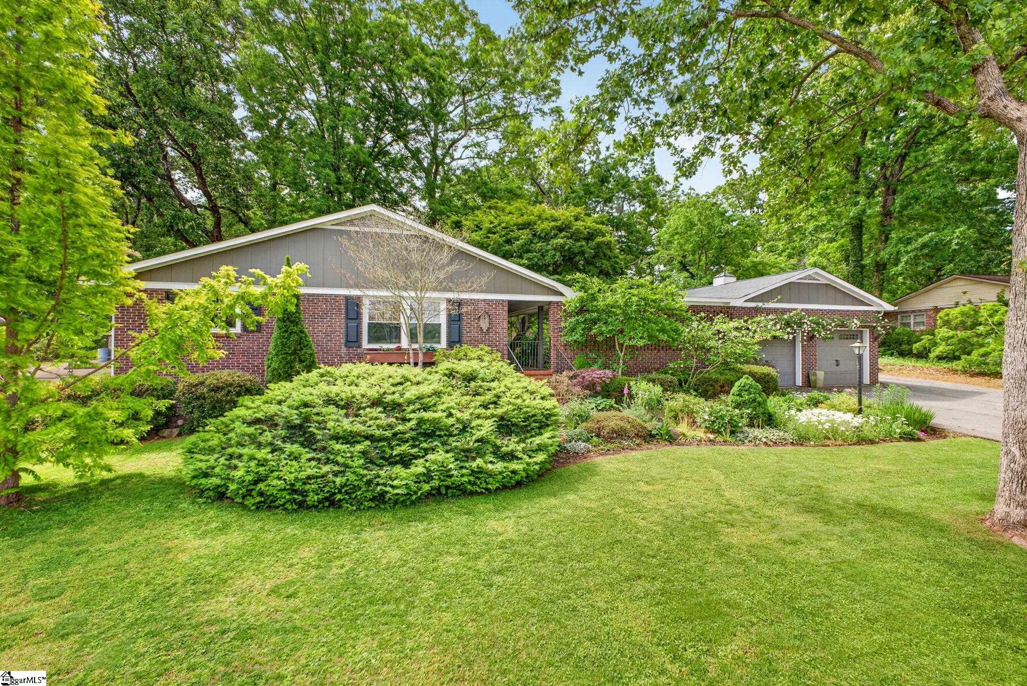 6 Chickasaw Drive Property Photo 2