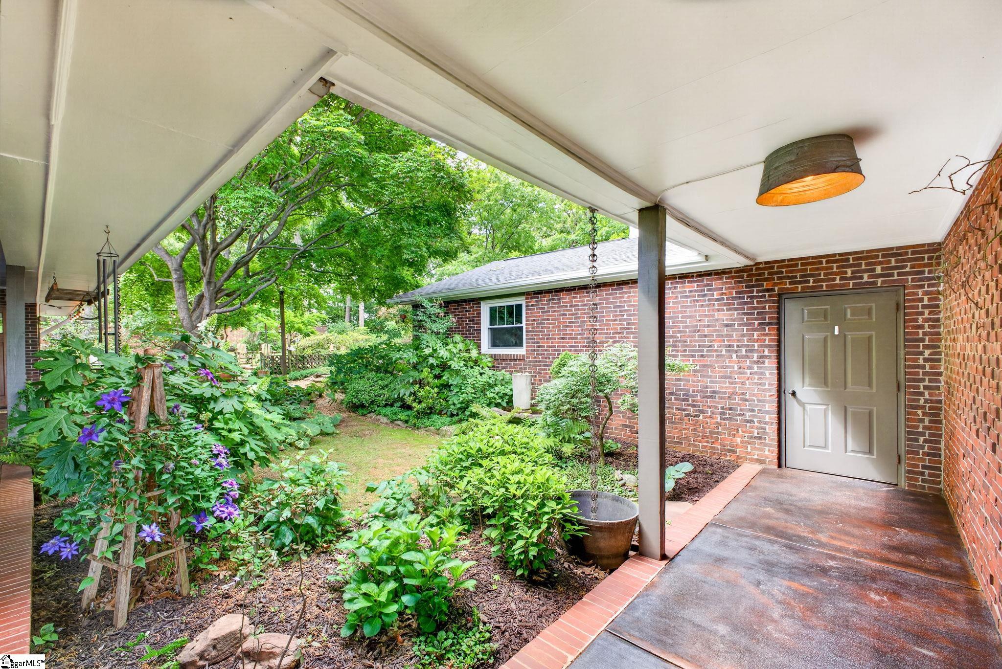 6 Chickasaw Drive Property Photo 23