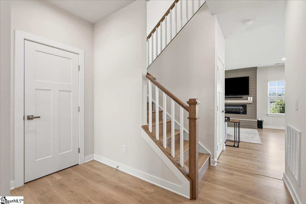 734 Lady Fern Drive Property Photo 3
