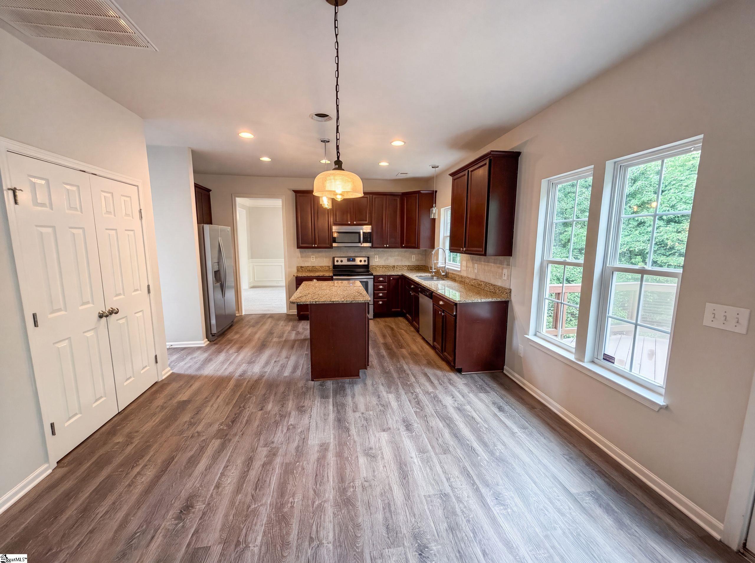 109 Hydrangea Way Property Photo 2
