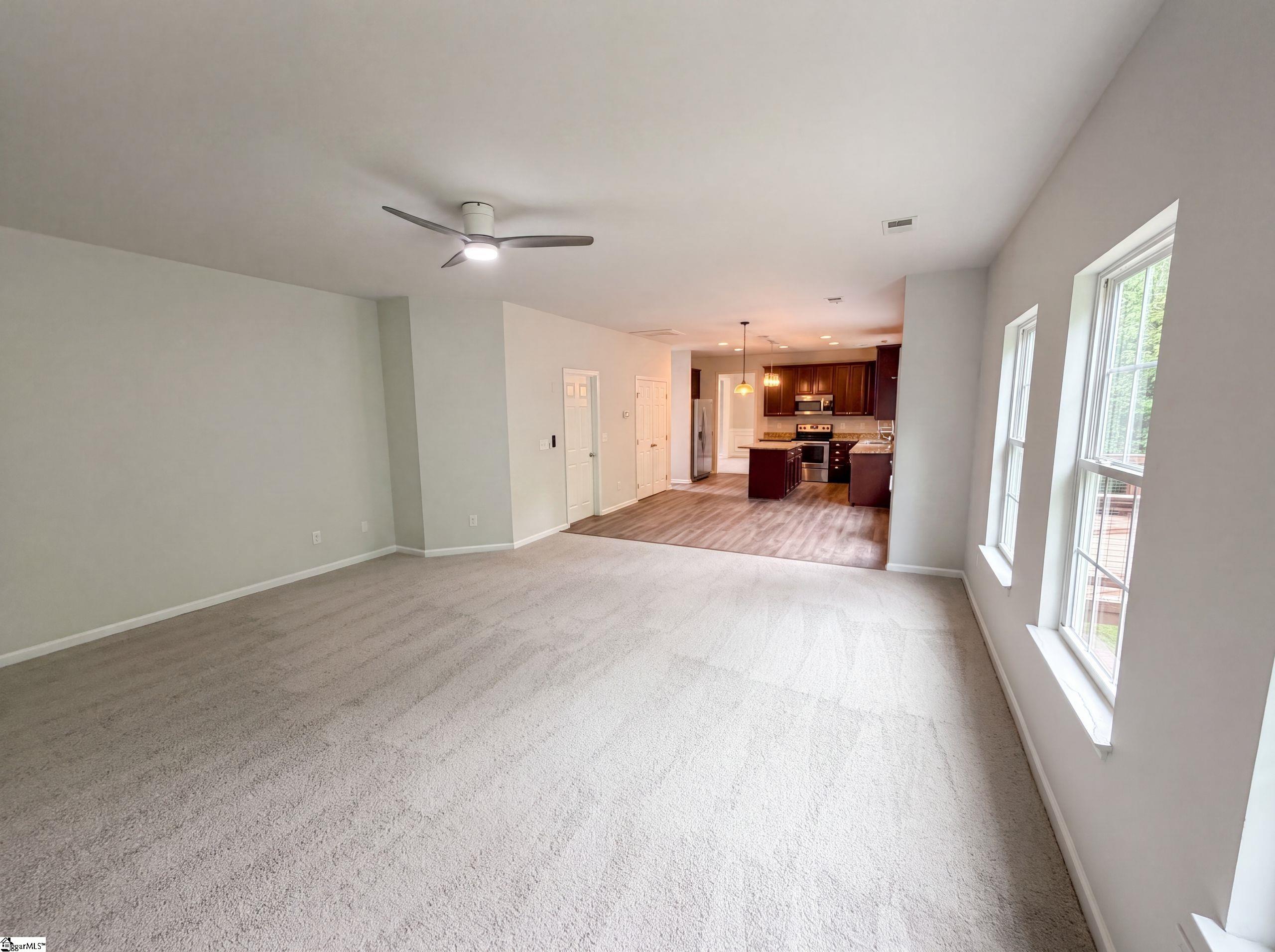 109 Hydrangea Way Property Photo 8