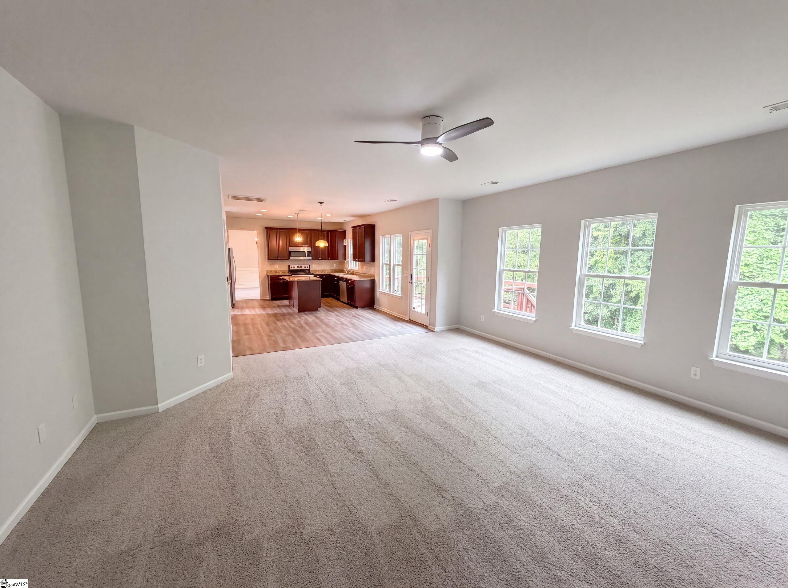 109 Hydrangea Way Property Photo 9
