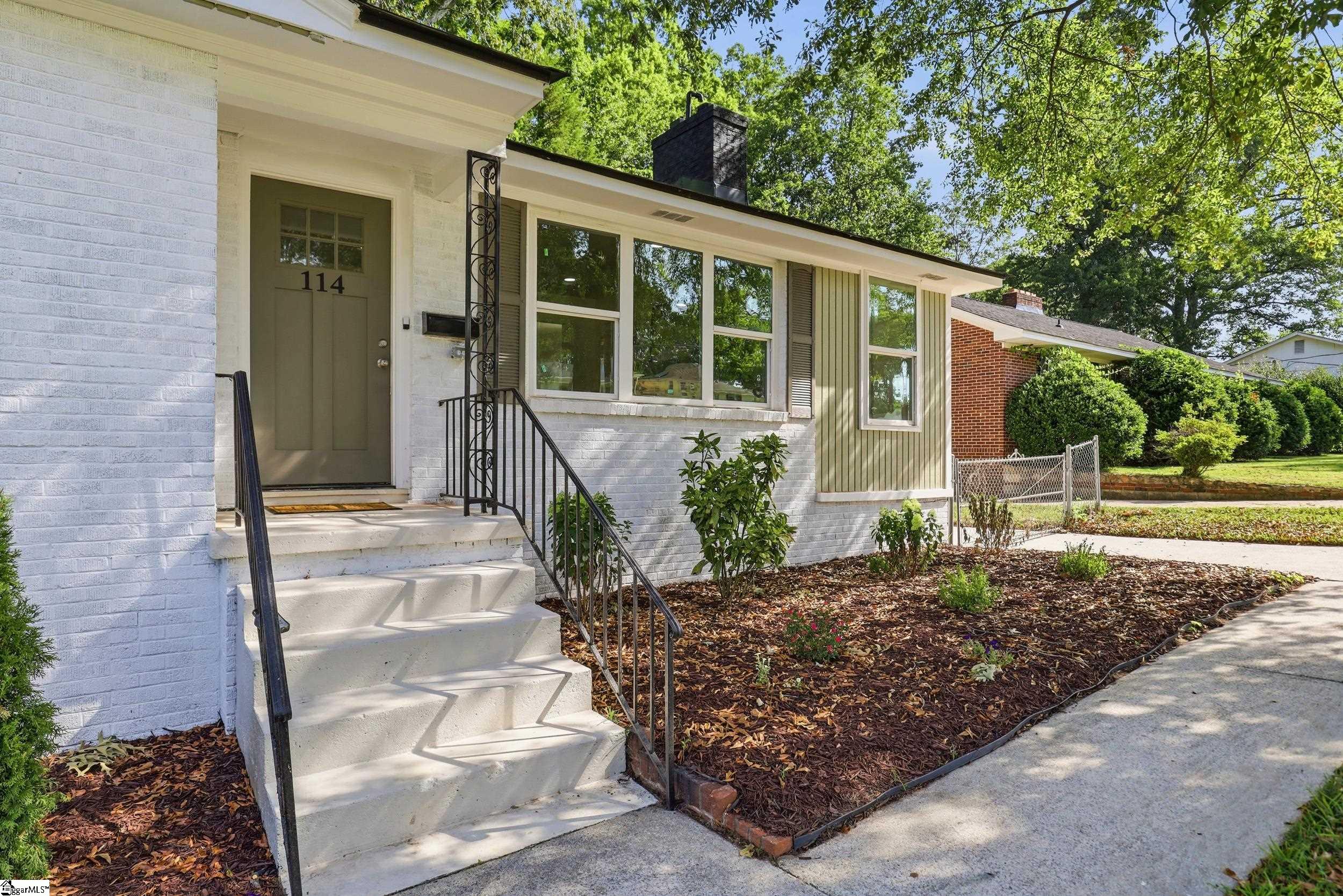 114 Birchwood Street Property Photo 2