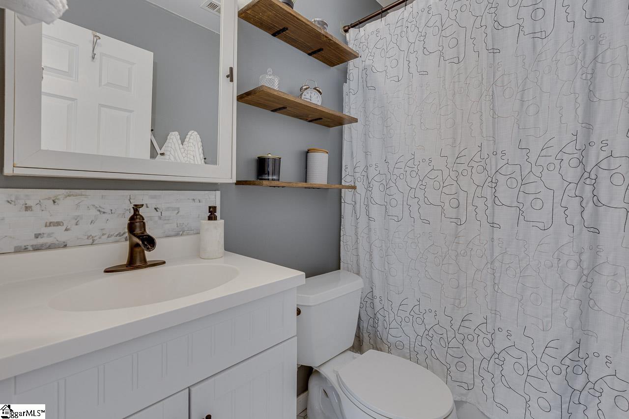 22 Lantern Lane Property Photo 11