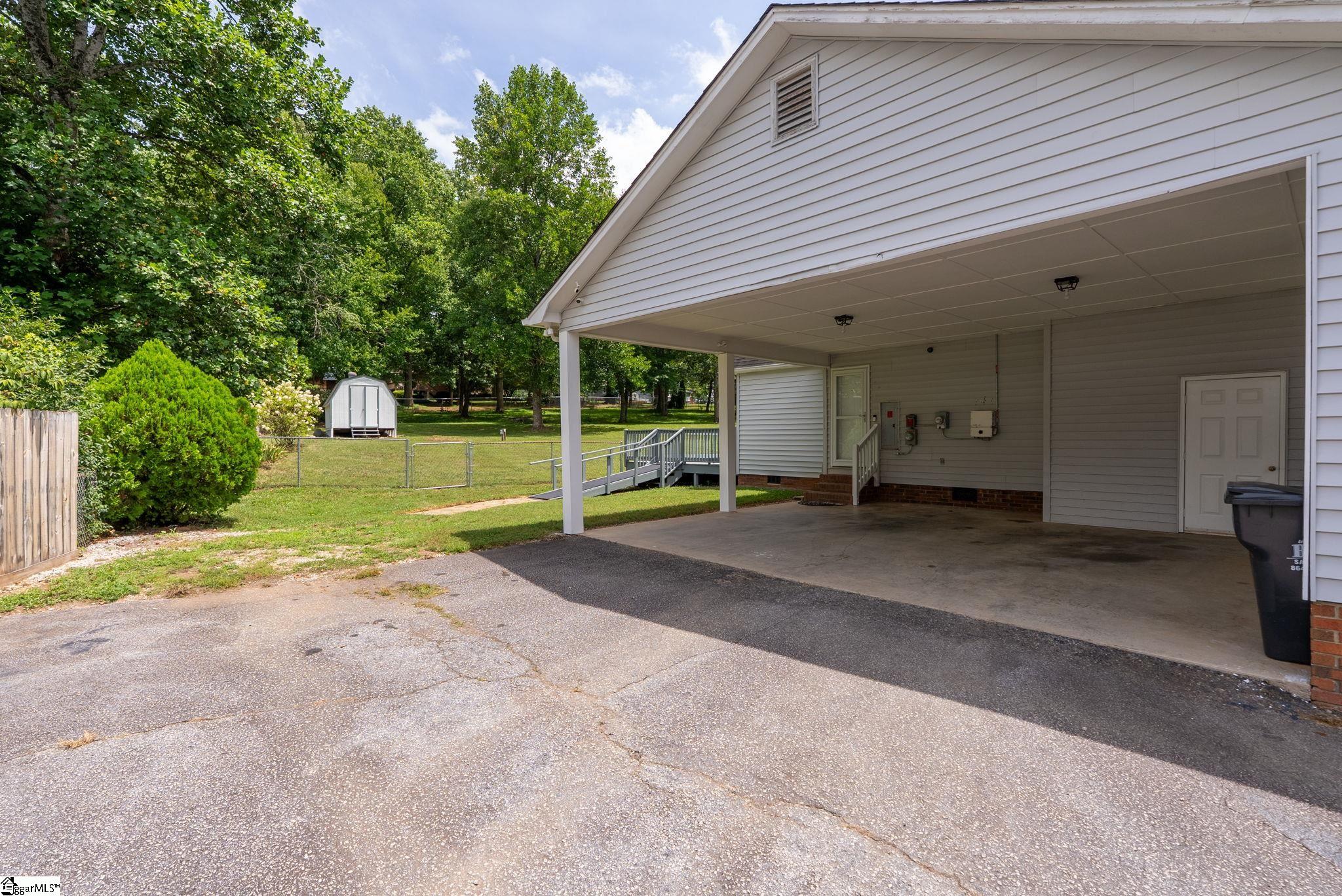 213 Pine Meadow Drive Property Photo 9
