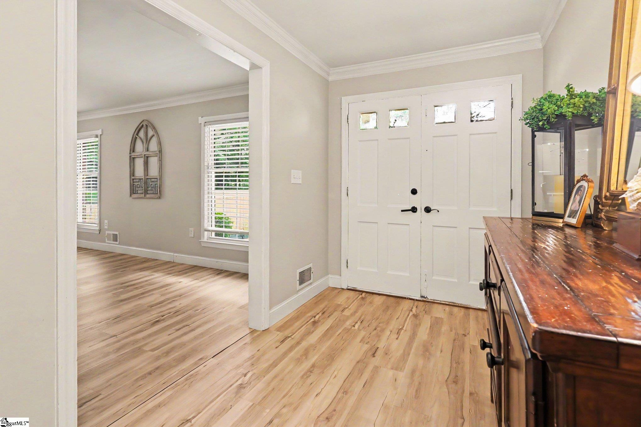 440 Bowen Road Property Photo 4