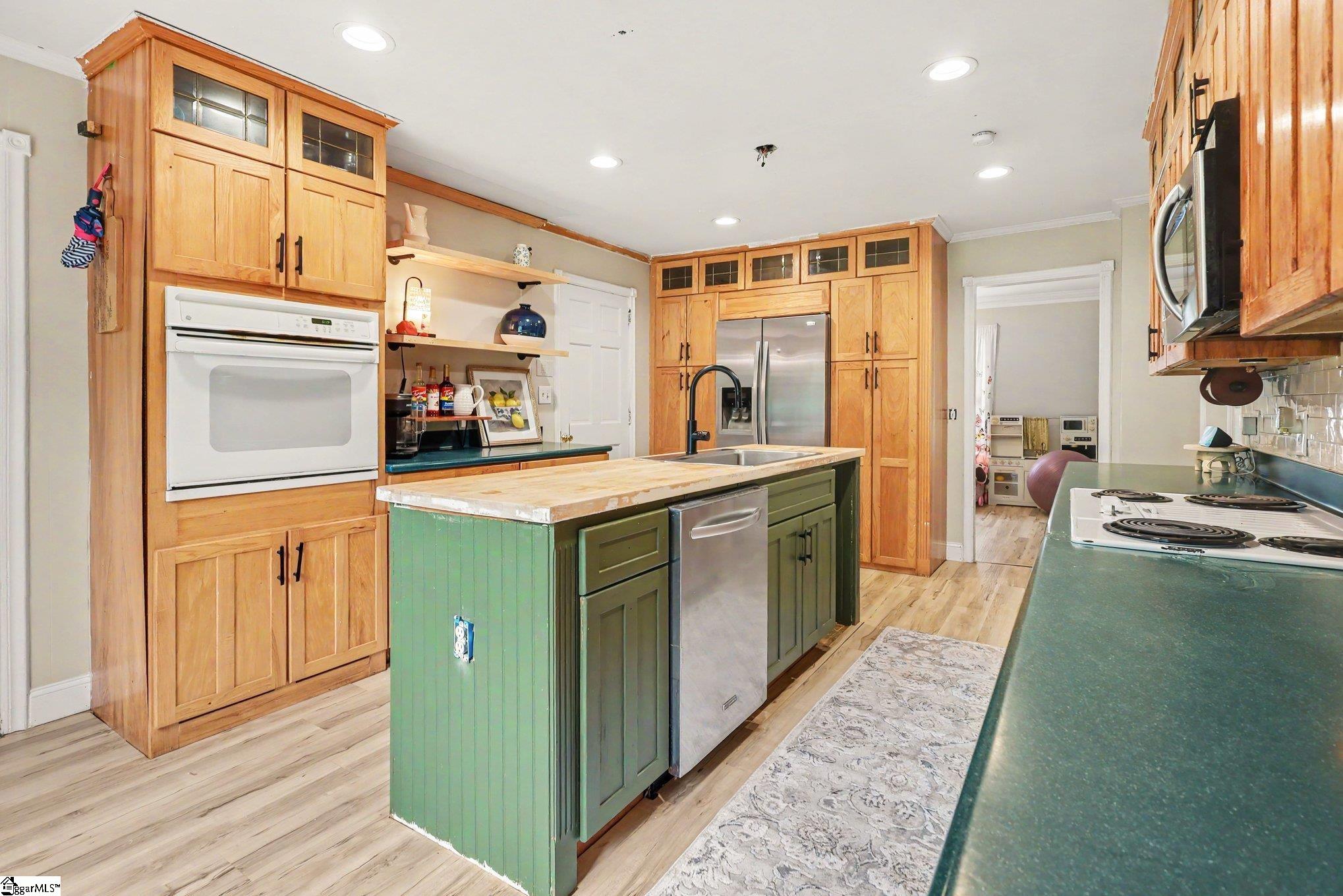 440 Bowen Road Property Photo 7