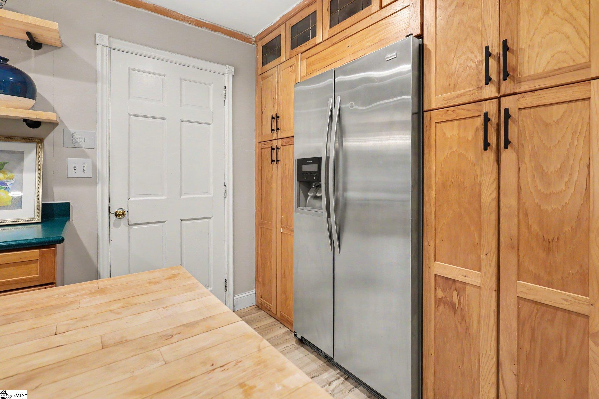 440 Bowen Road Property Photo 8