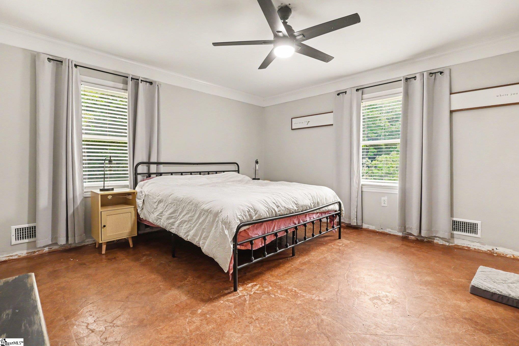 440 Bowen Road Property Photo 10