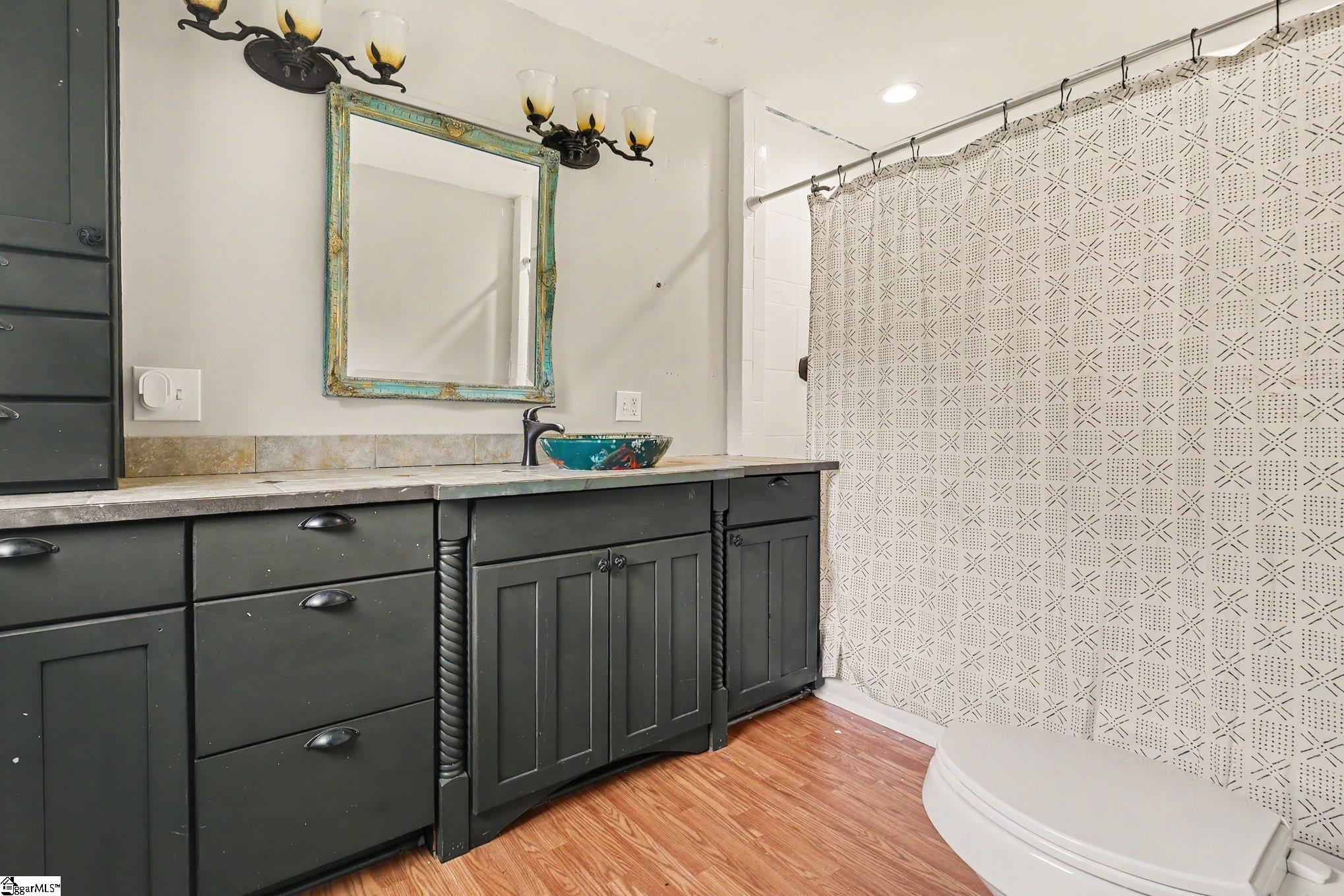440 Bowen Road Property Photo 15
