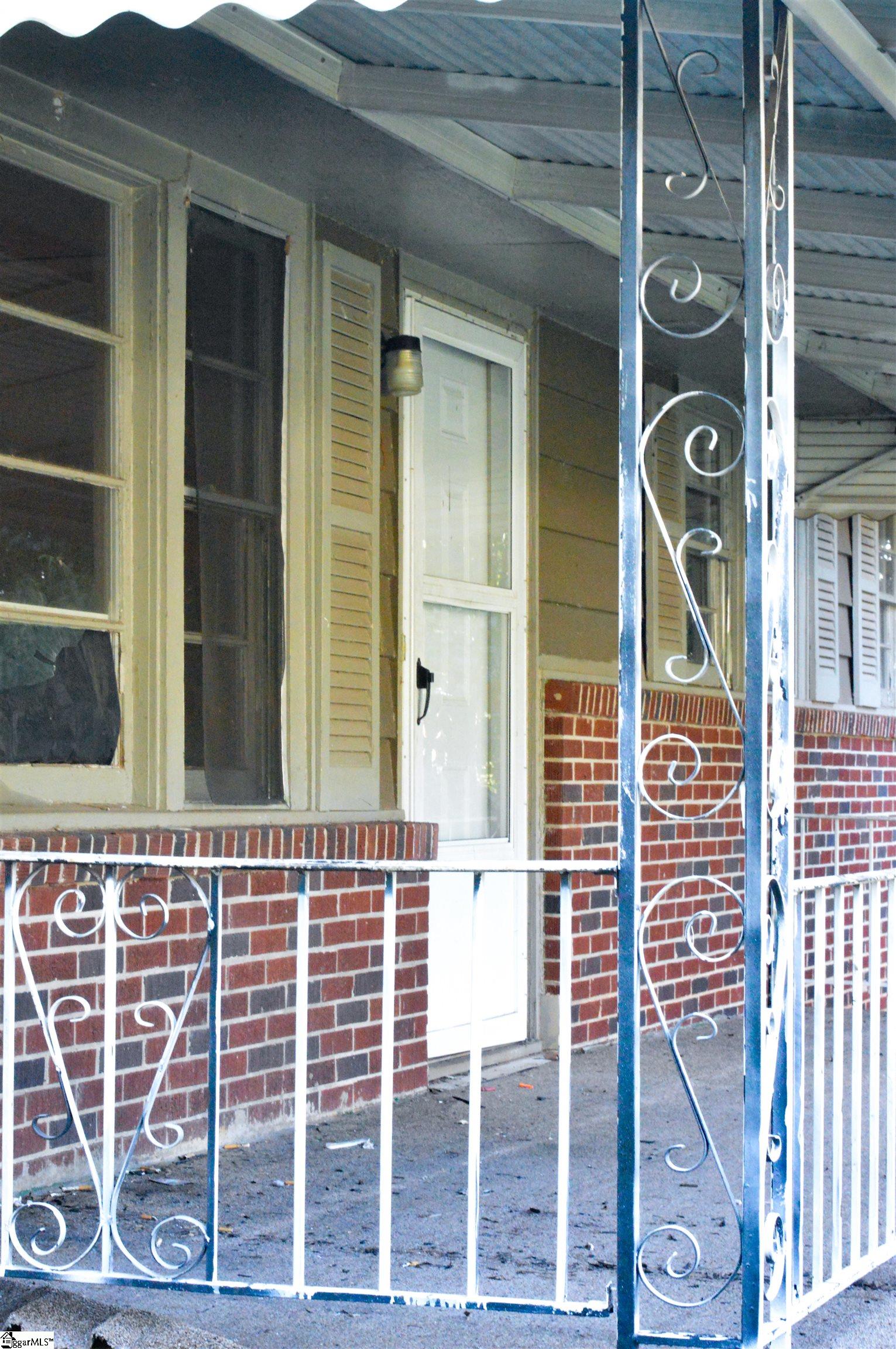 113 Brookforest Drive Property Photo 2