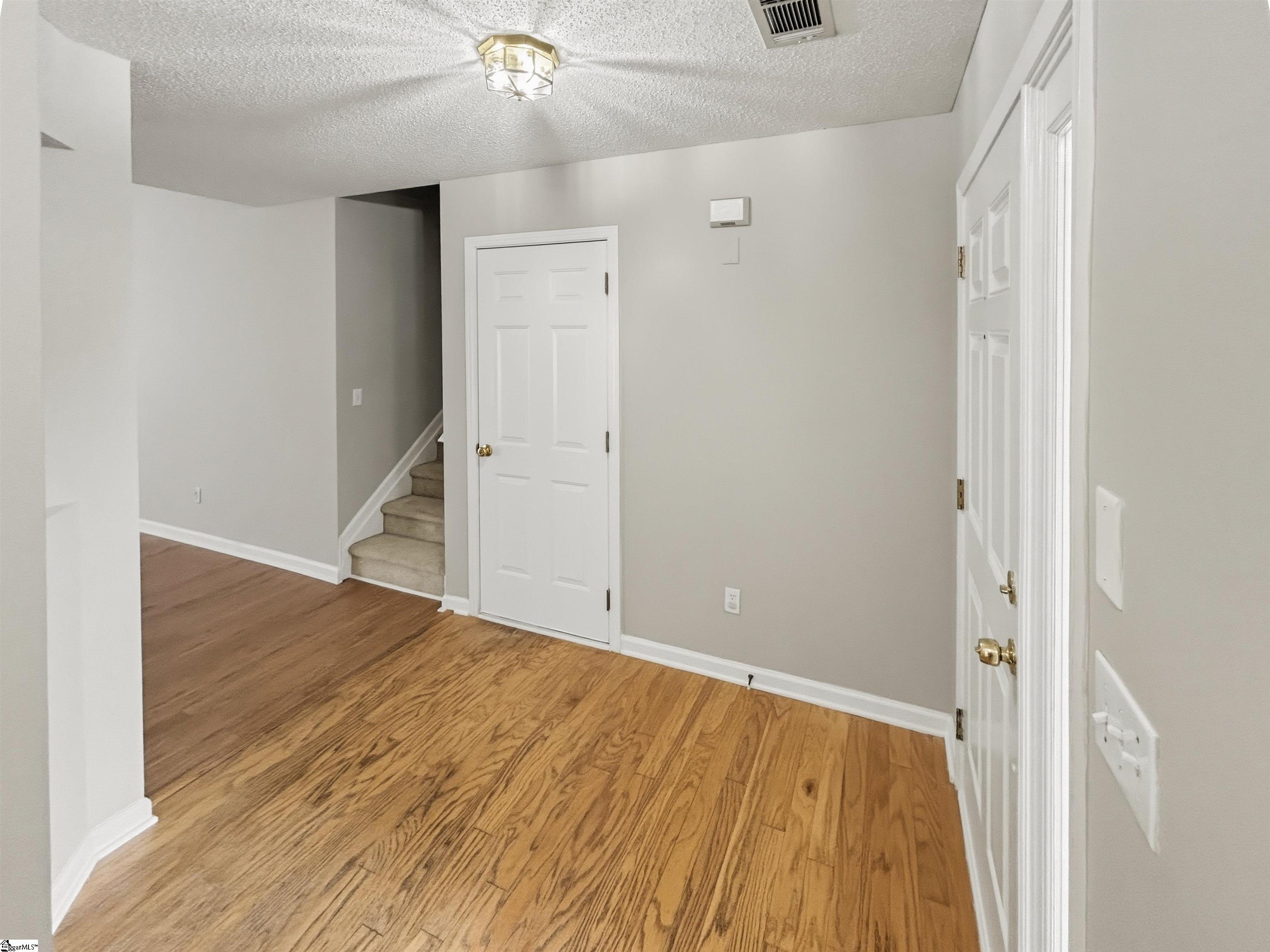 1597731 Property Photo 4