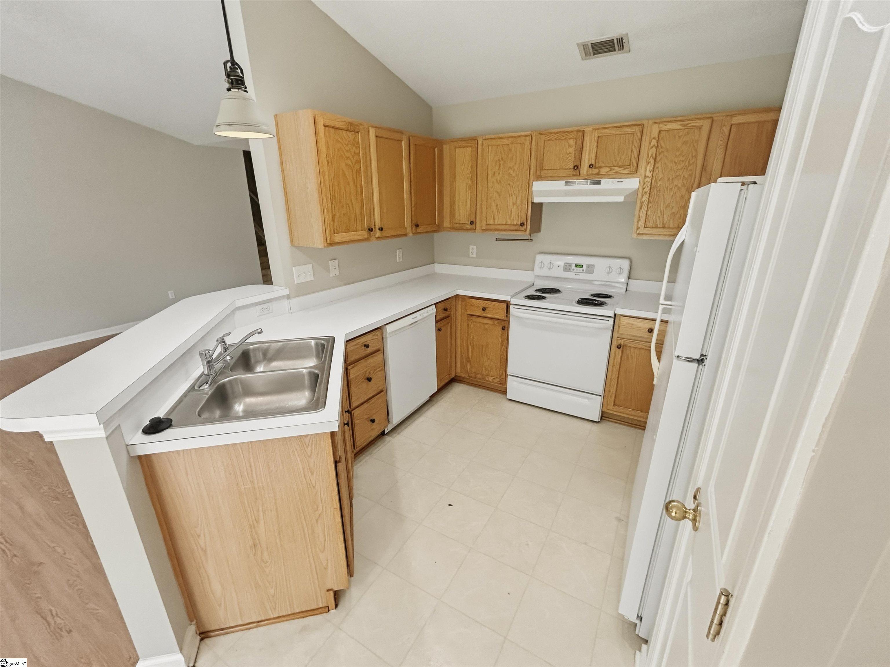 1597731 Property Photo 12