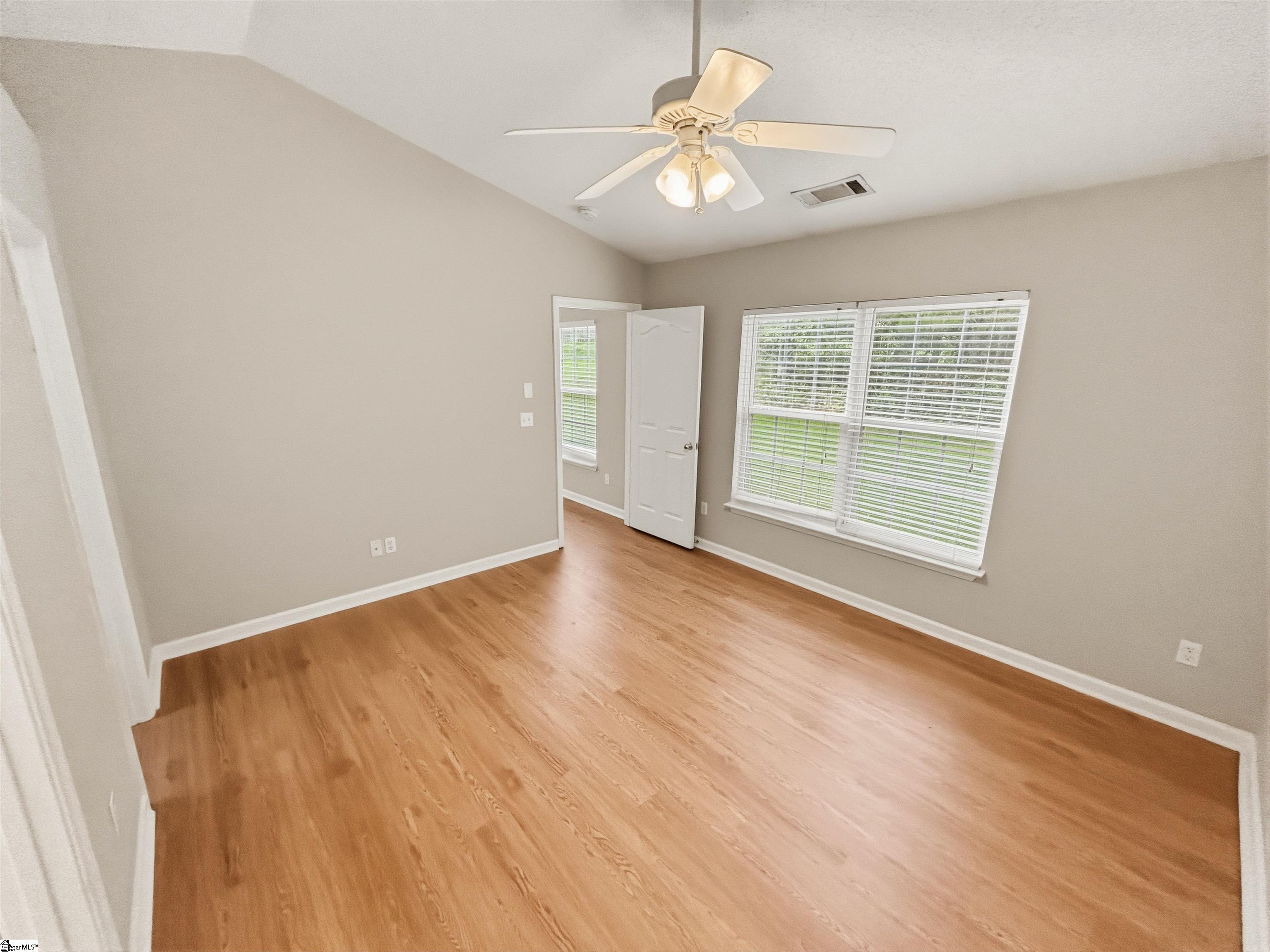 1597731 Property Photo 23