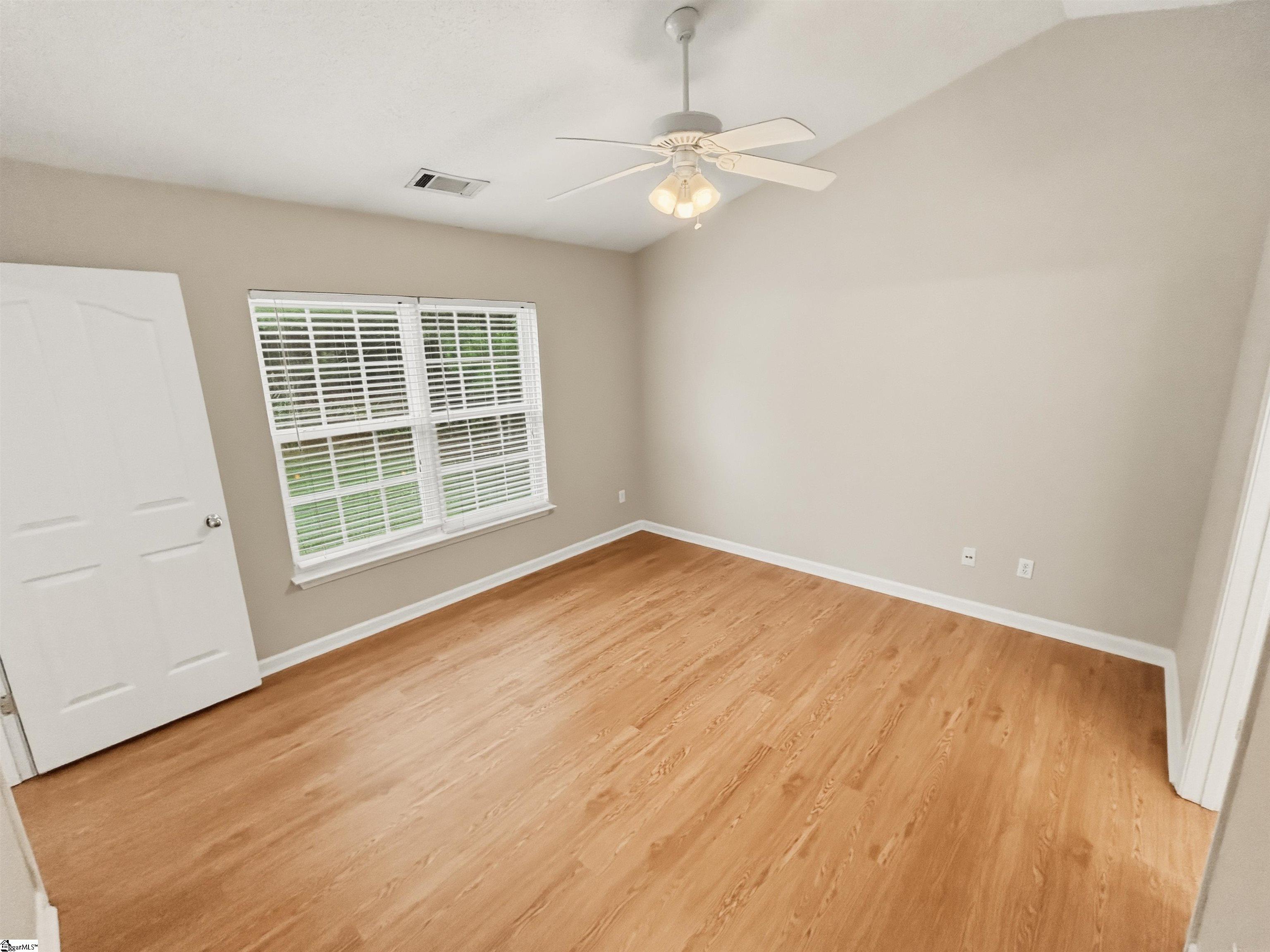1597731 Property Photo 24