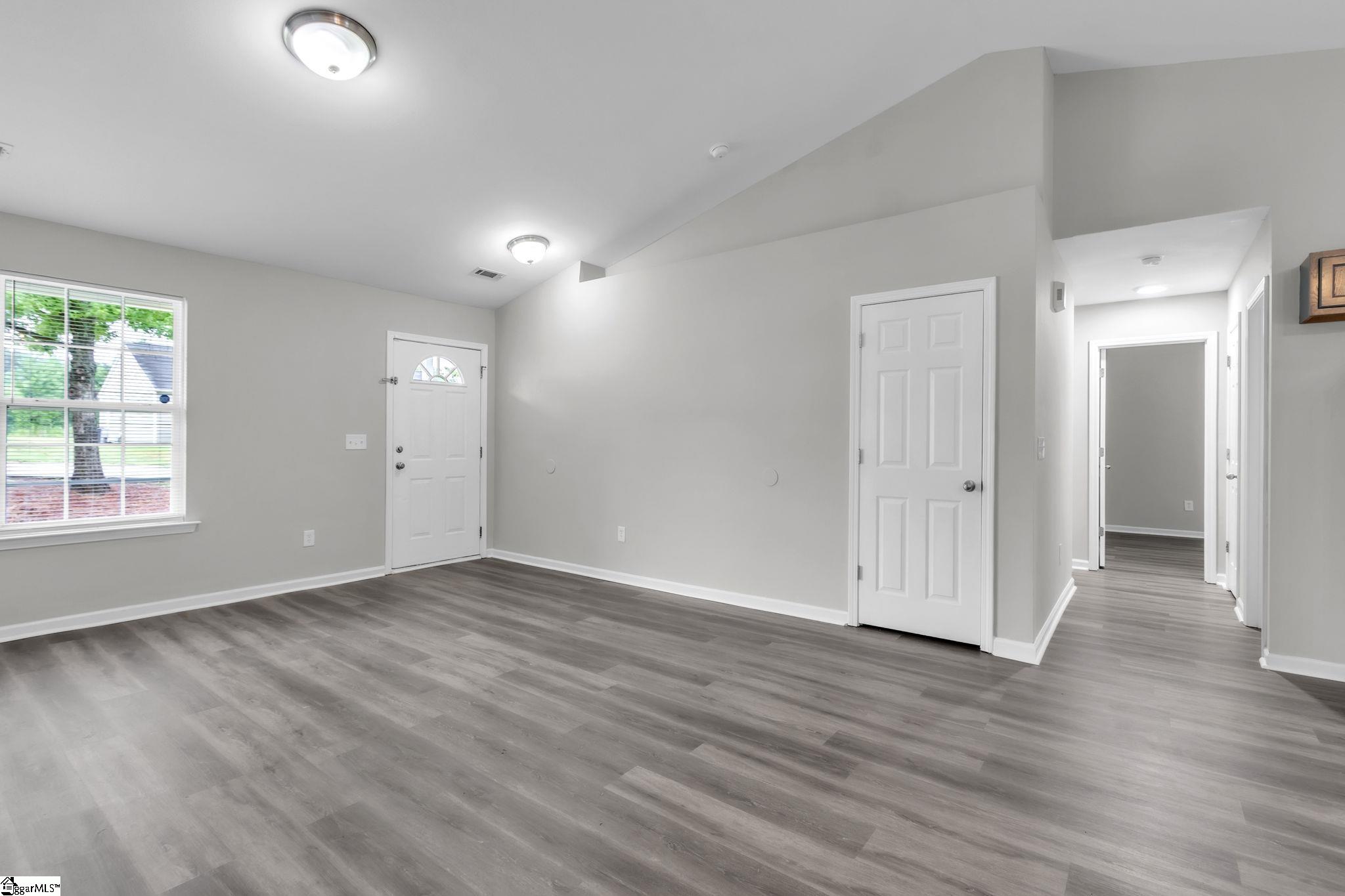 208 Riverbreeze Road Property Photo 6