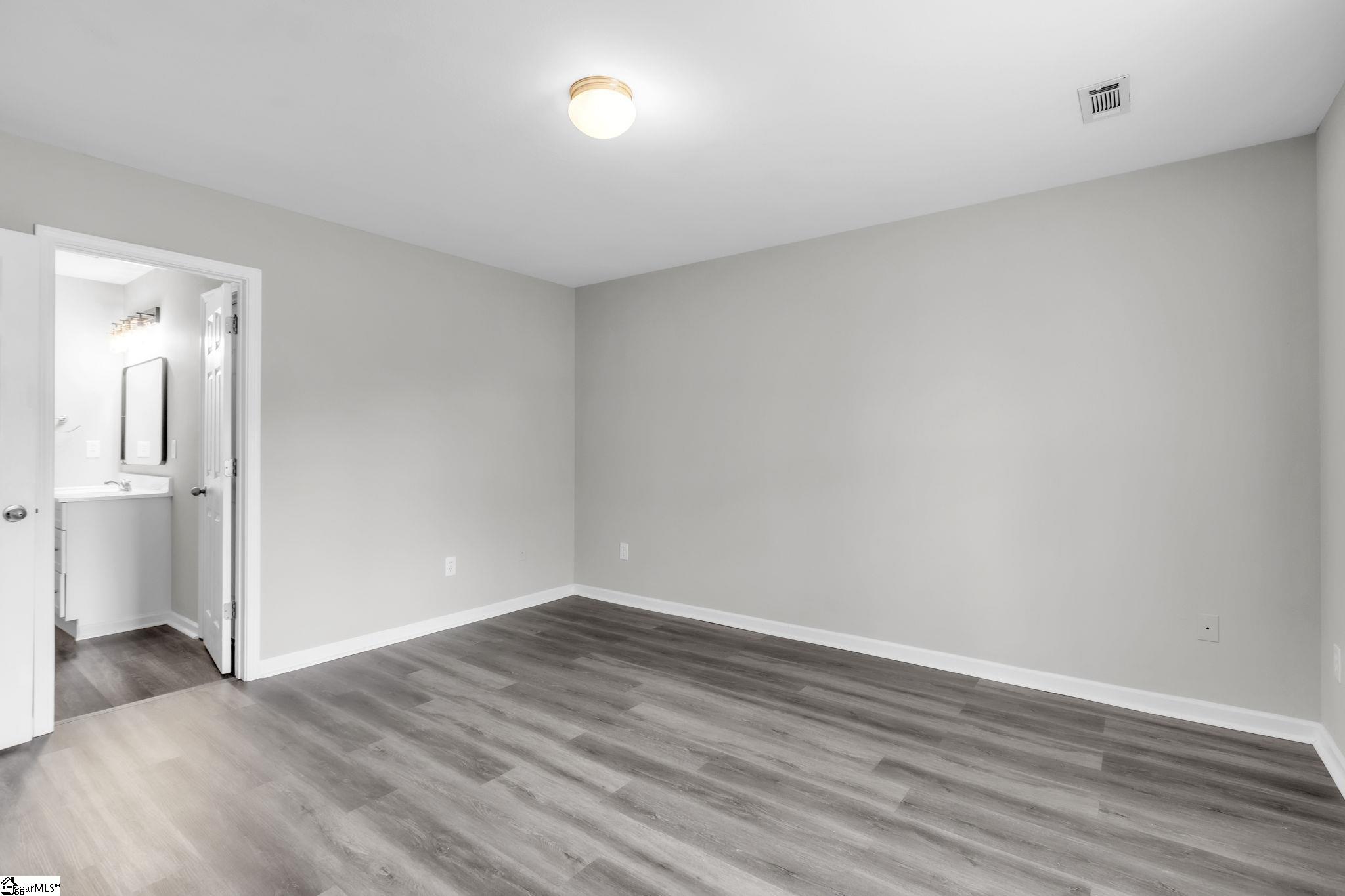 208 Riverbreeze Road Property Photo 14