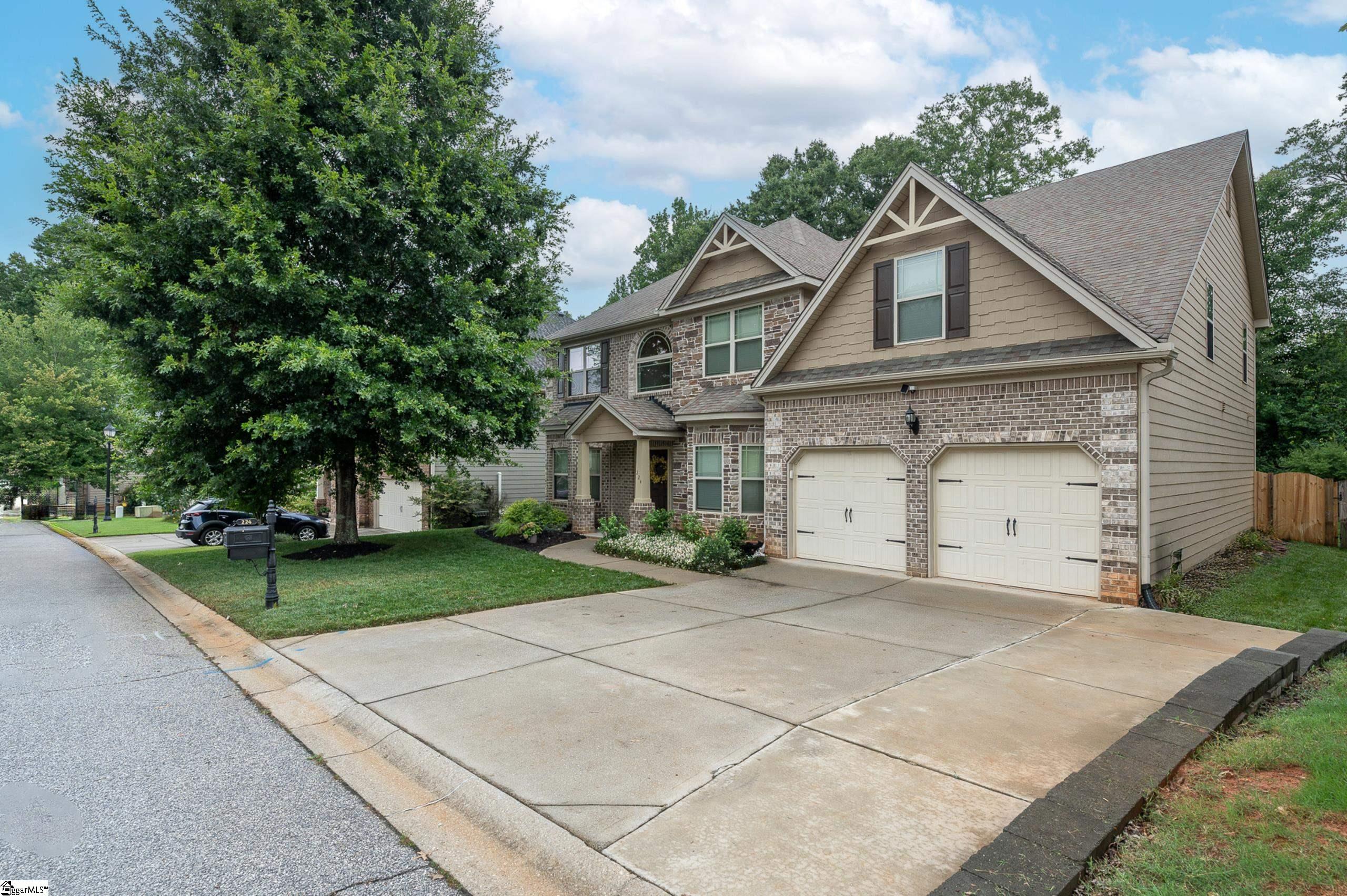 224 Dairwood Drive Property Photo 2