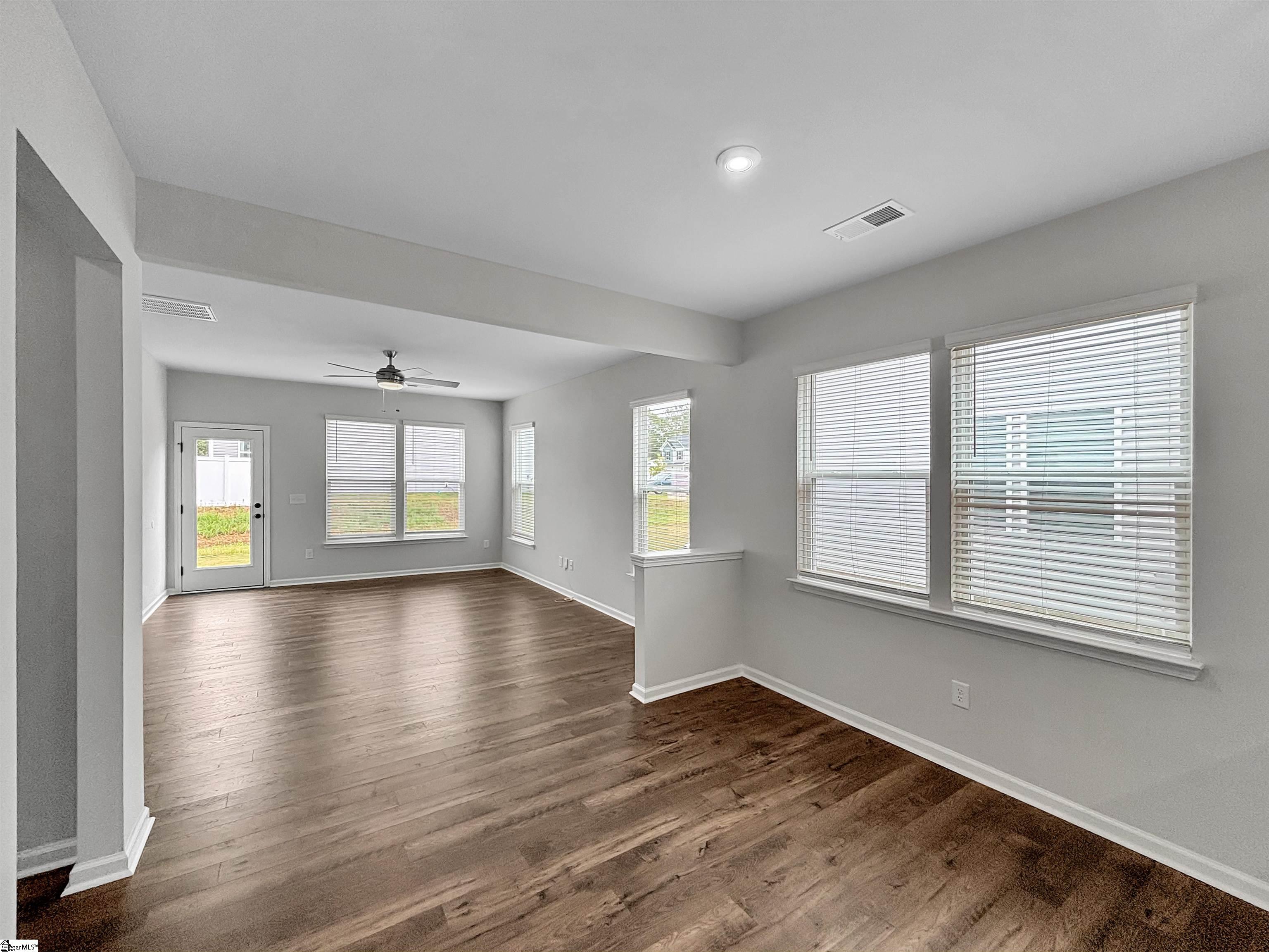 1597746 Property Photo 2
